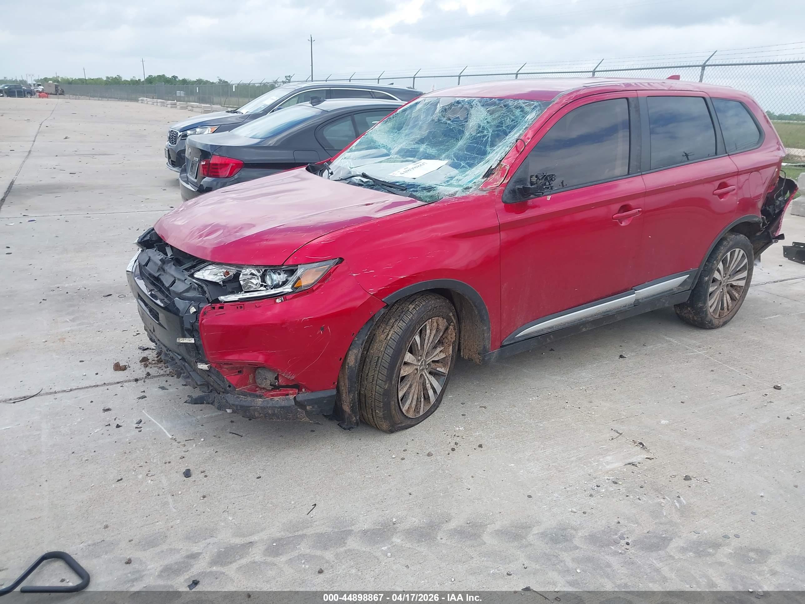 MITSUBISHI OUTLANDER image 2