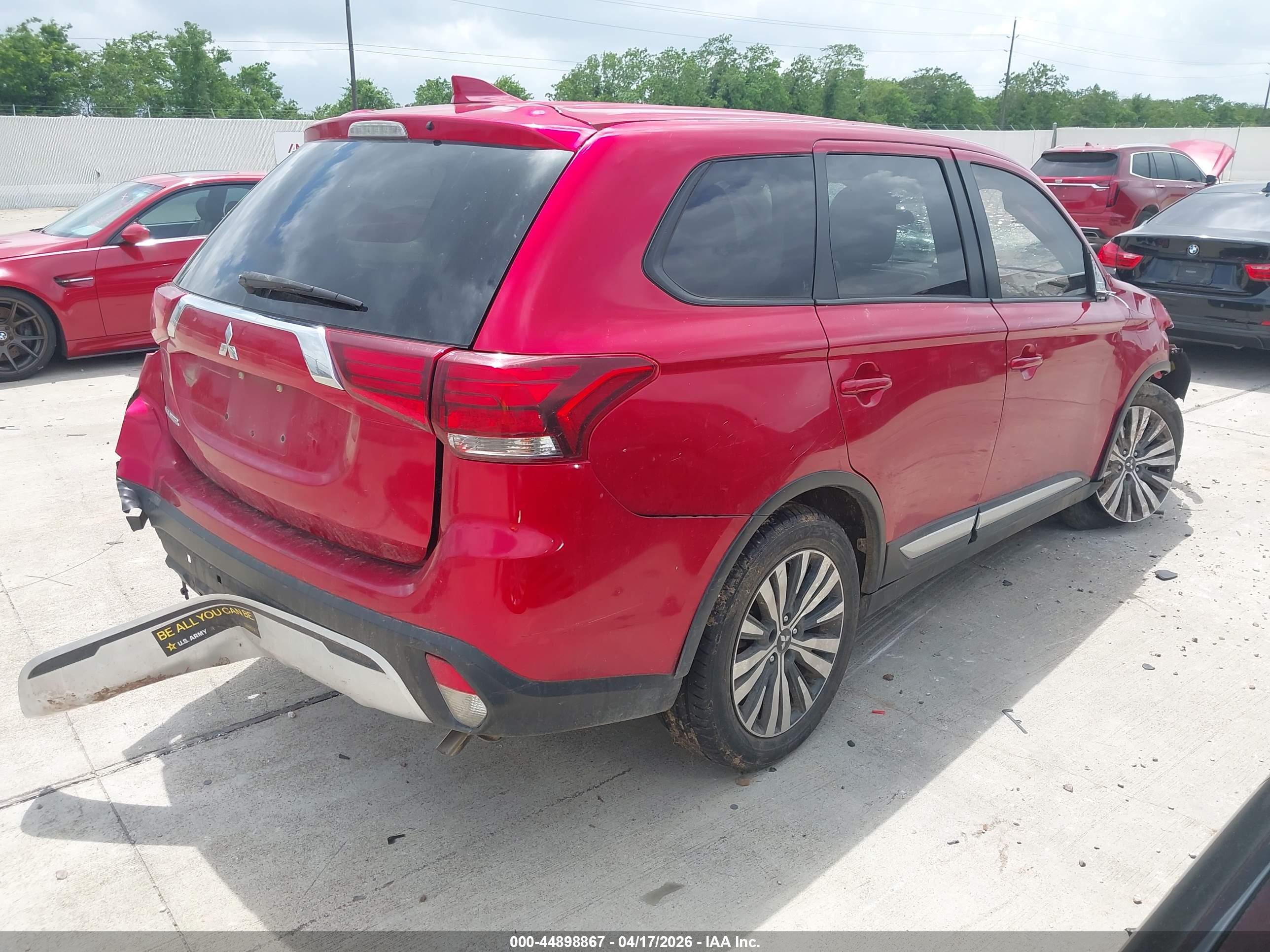 MITSUBISHI OUTLANDER image 4
