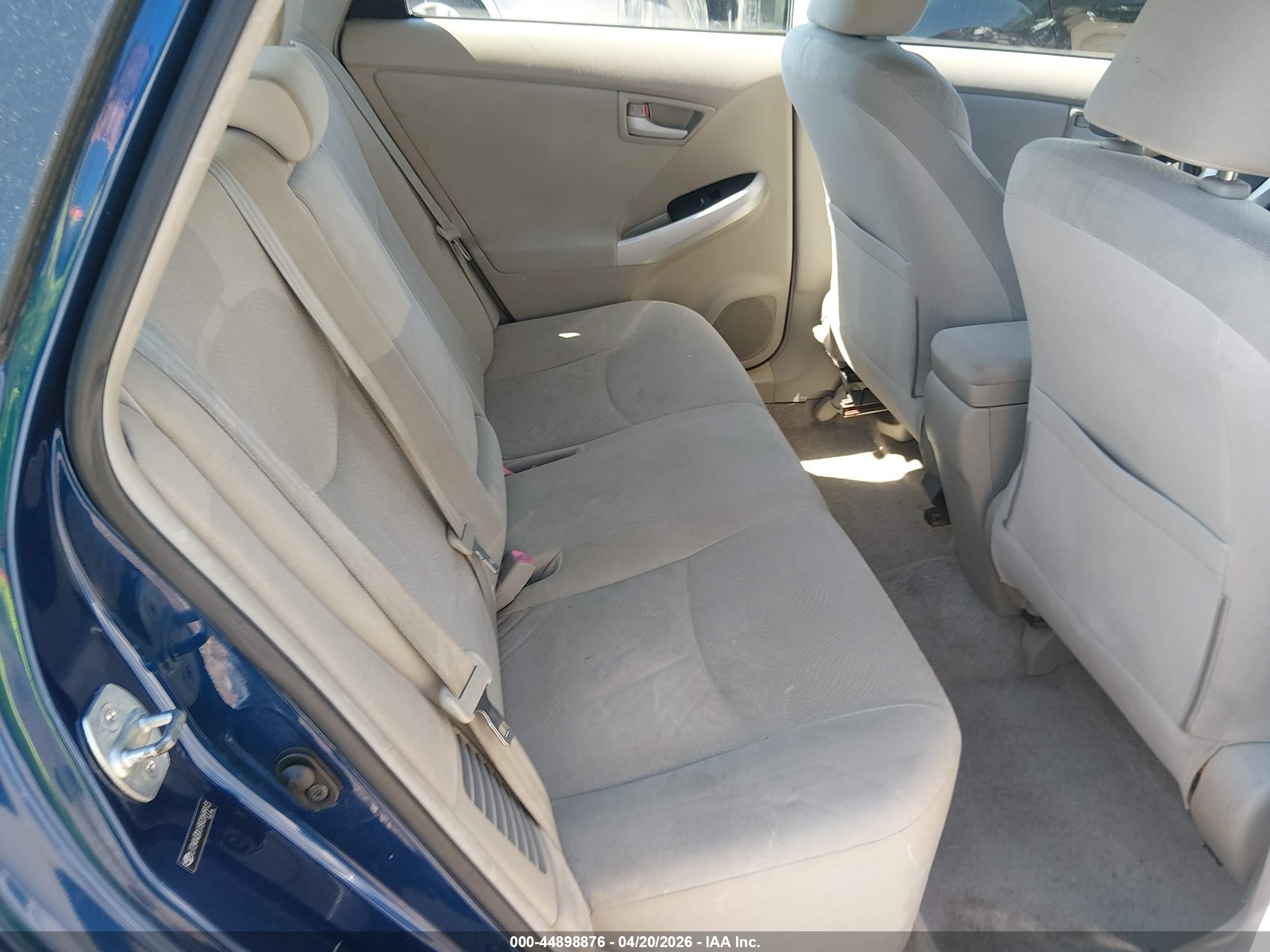 TOYOTA PRIUS image 8
