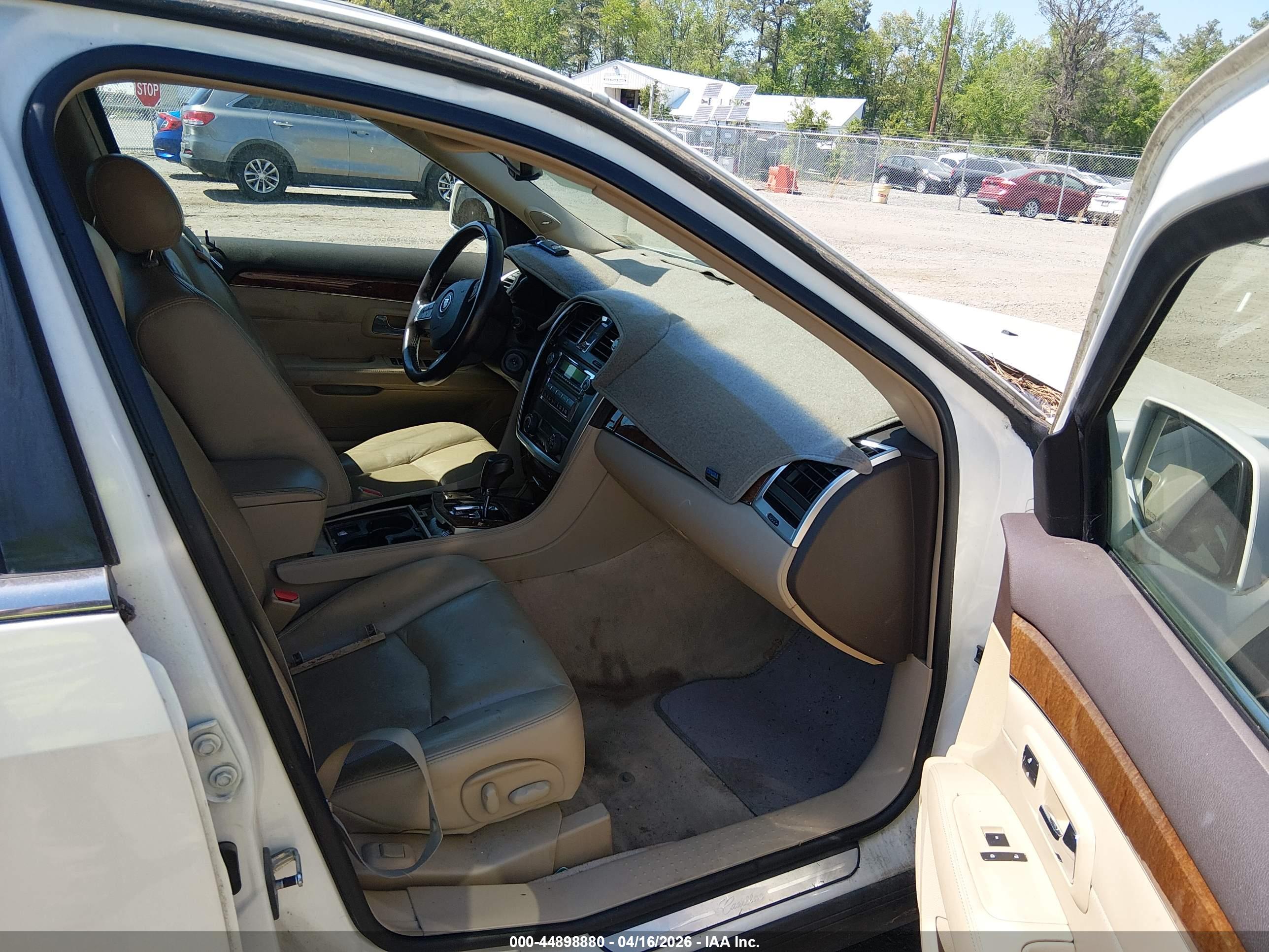 CADILLAC SRX image 5