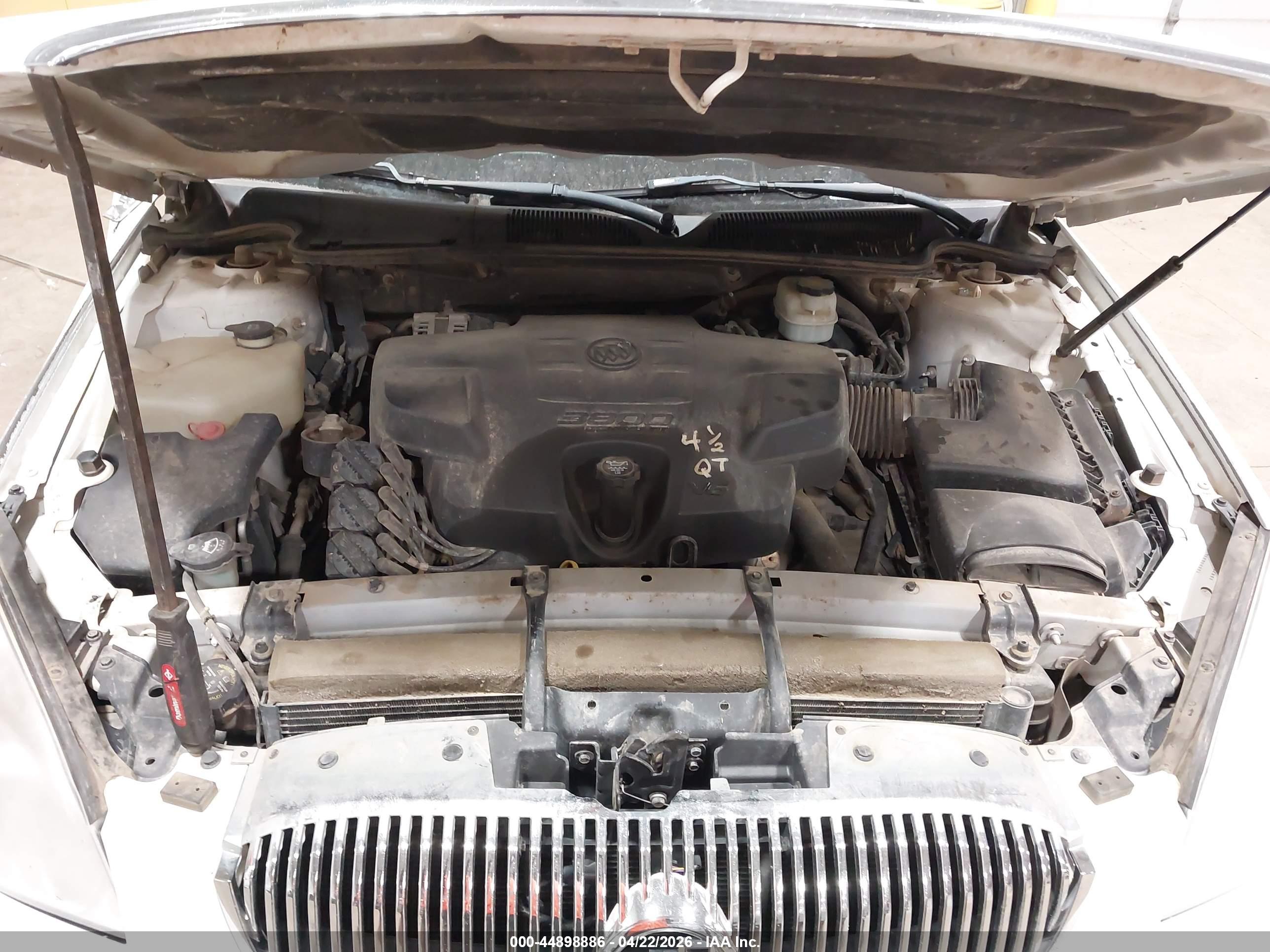 BUICK LUCERNE image 10