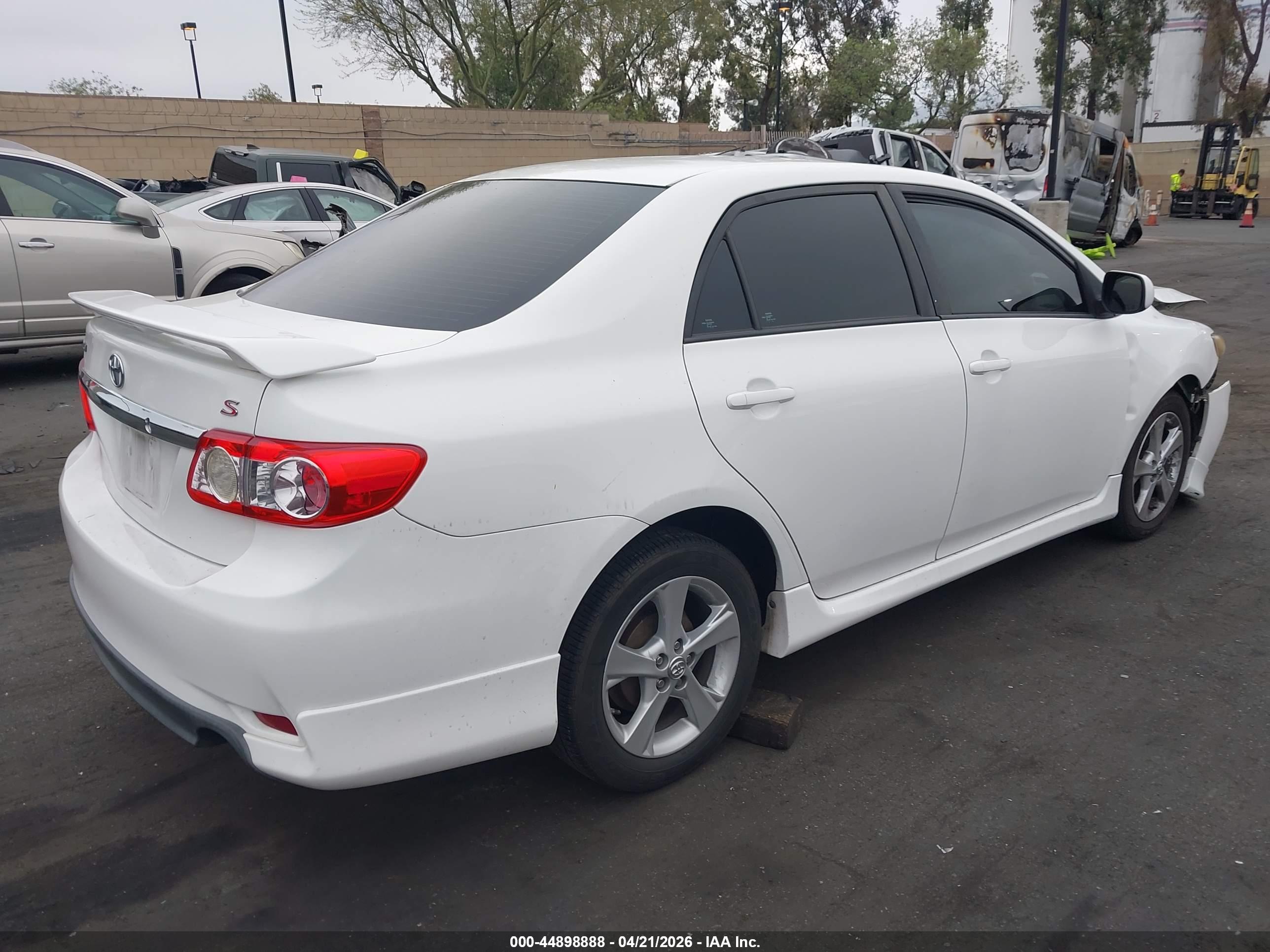TOYOTA COROLLA image 4