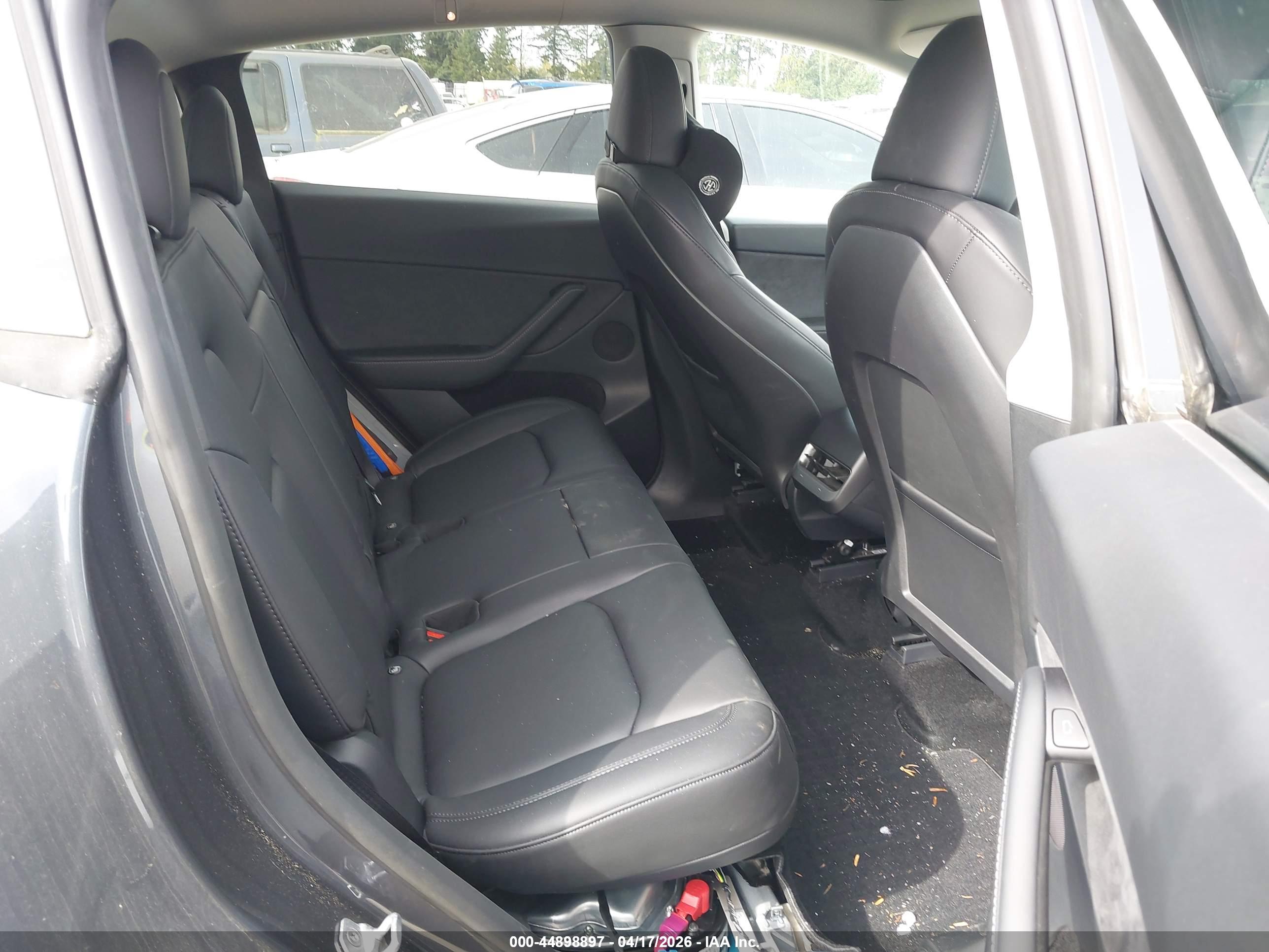 TESLA MODEL image 8