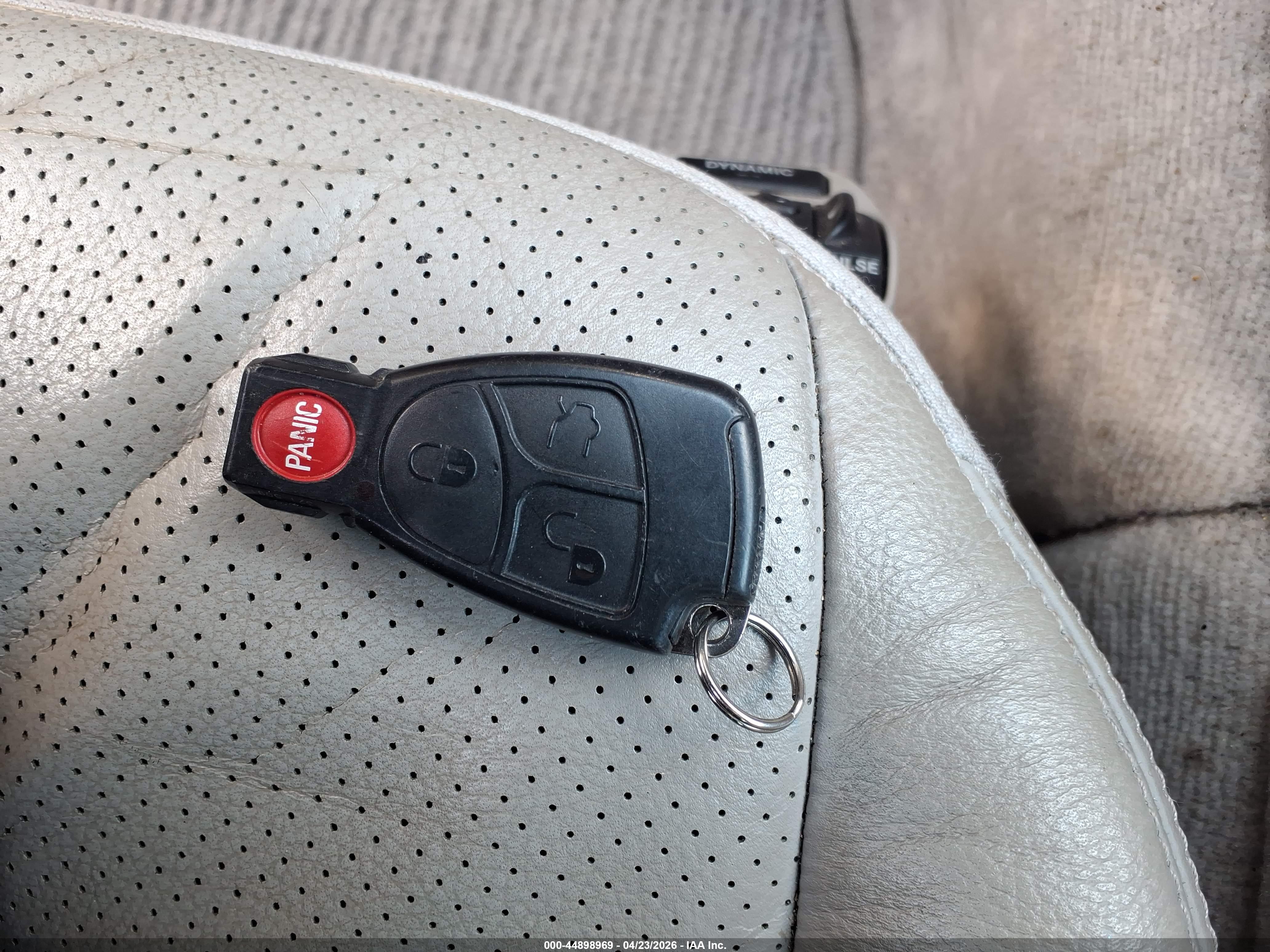 MERCEDES-BENZ E image 11