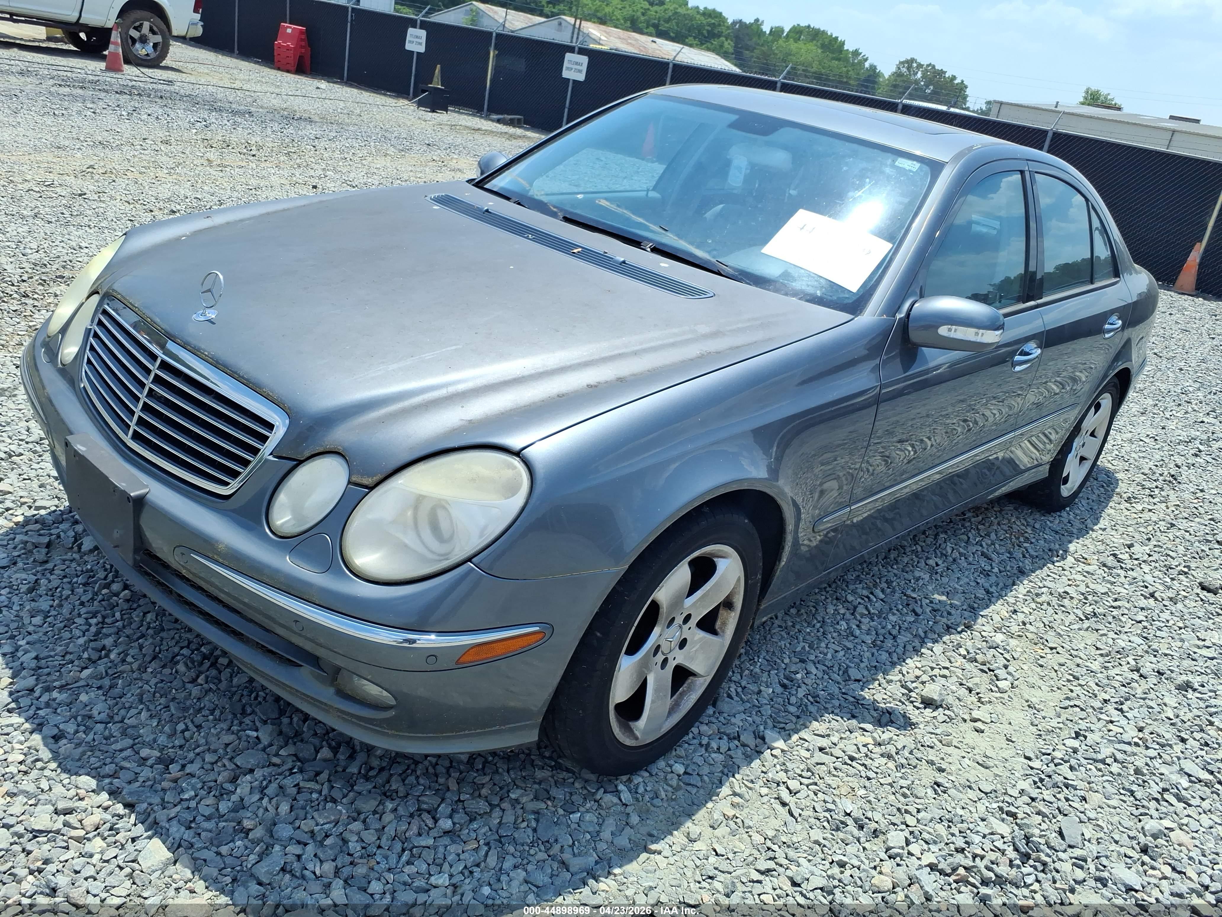 MERCEDES-BENZ E image 2