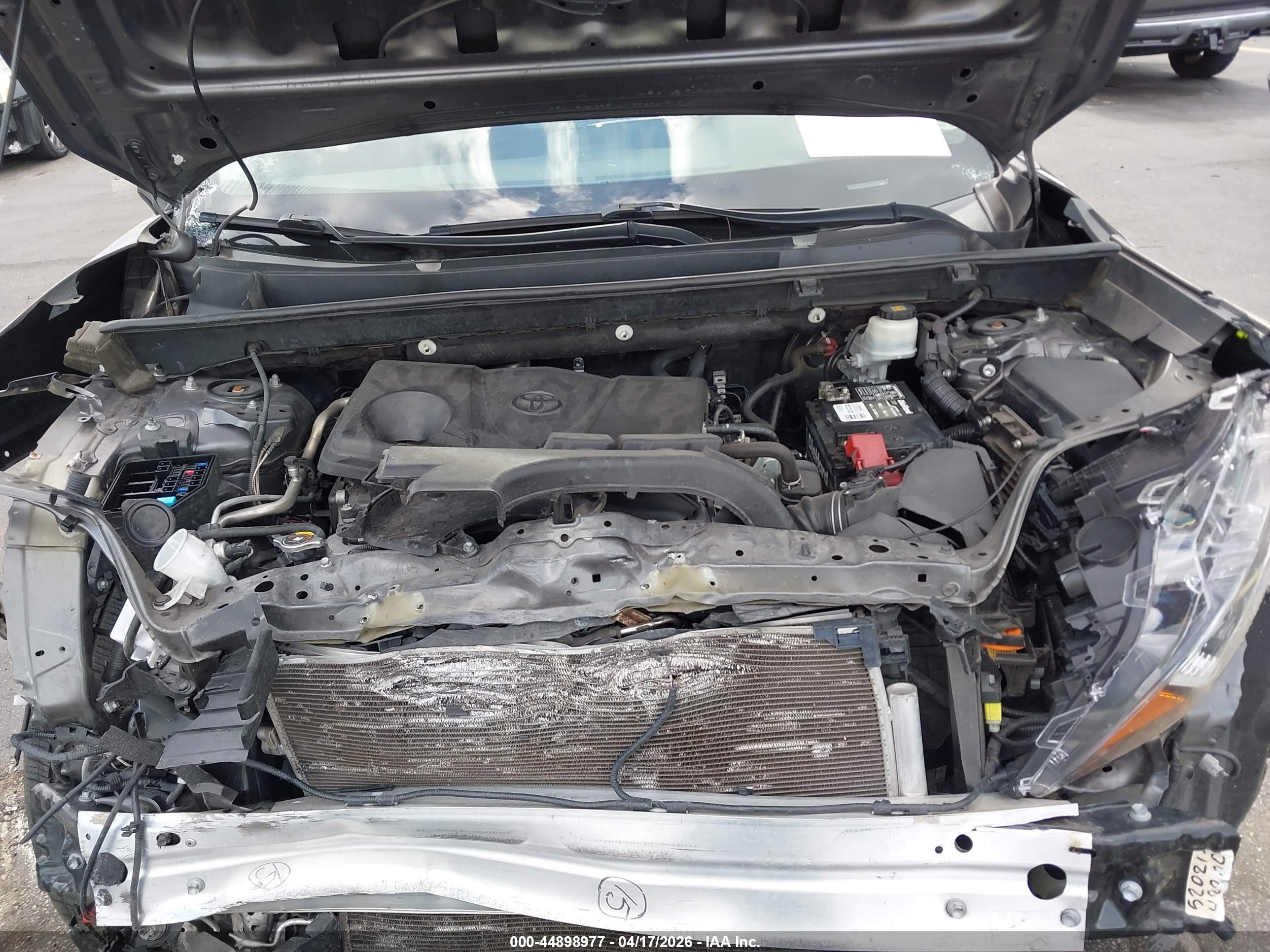 TOYOTA RAV4 image 10