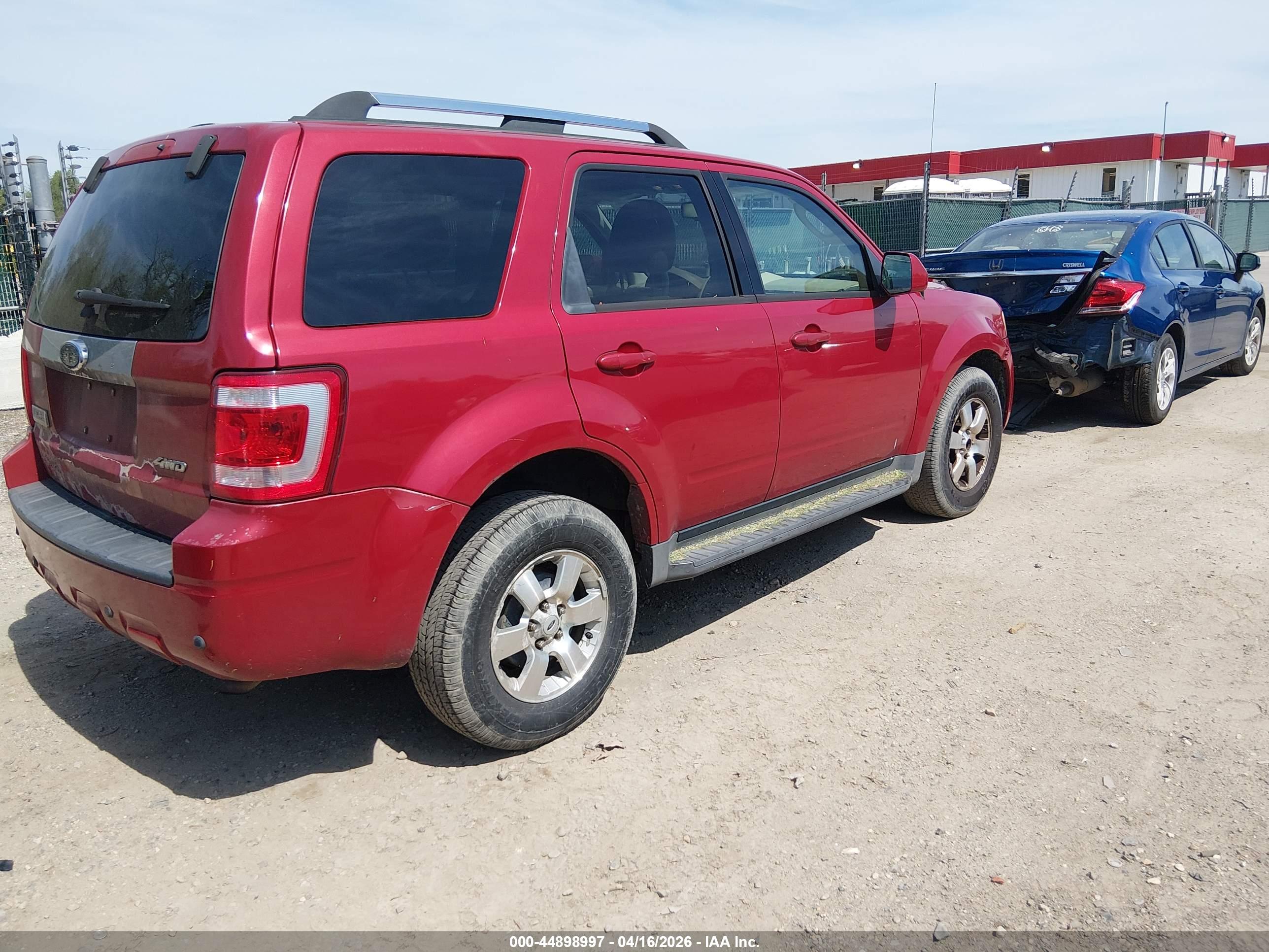 FORD ESCAPE image 4
