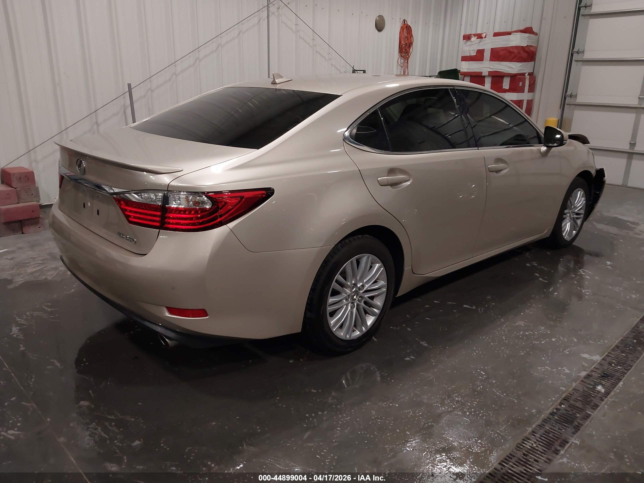 LEXUS ES image 4