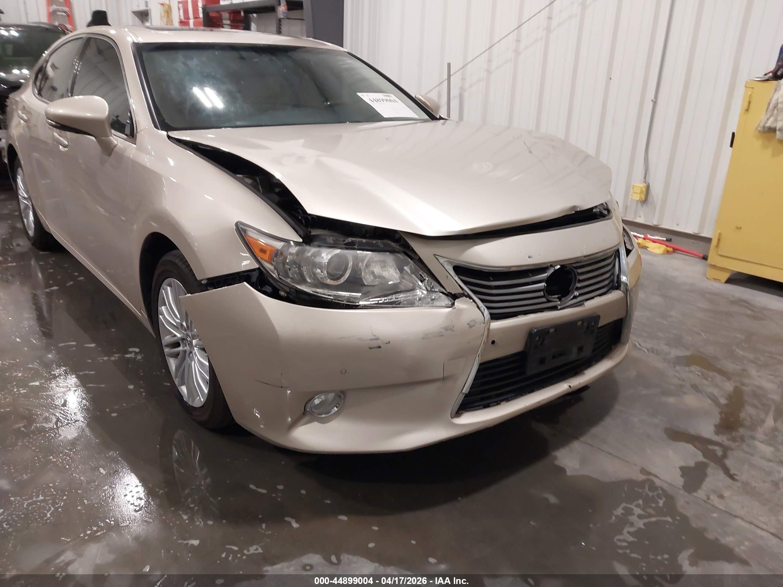 LEXUS ES image 6