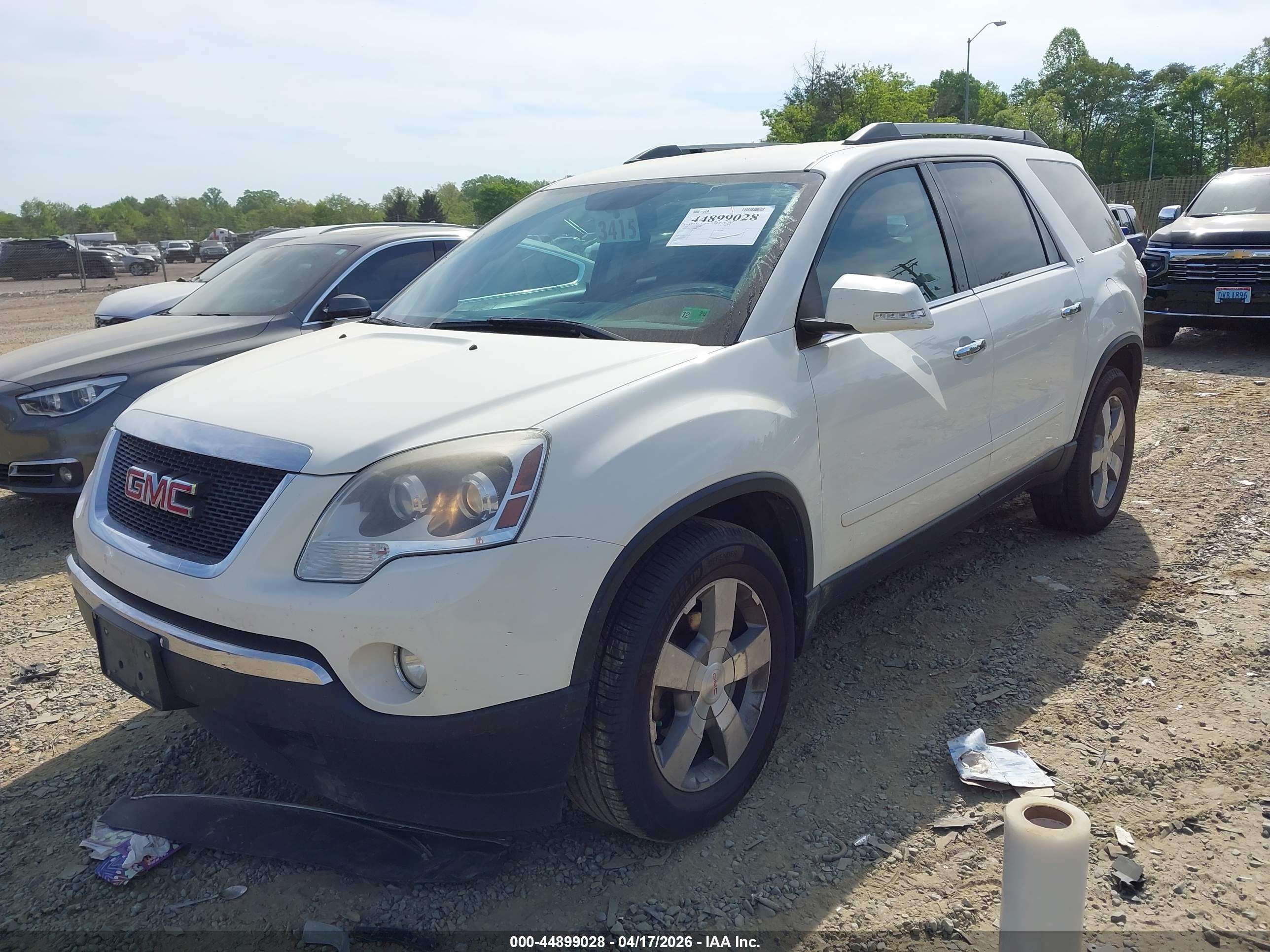 GMC ACADIA image 2