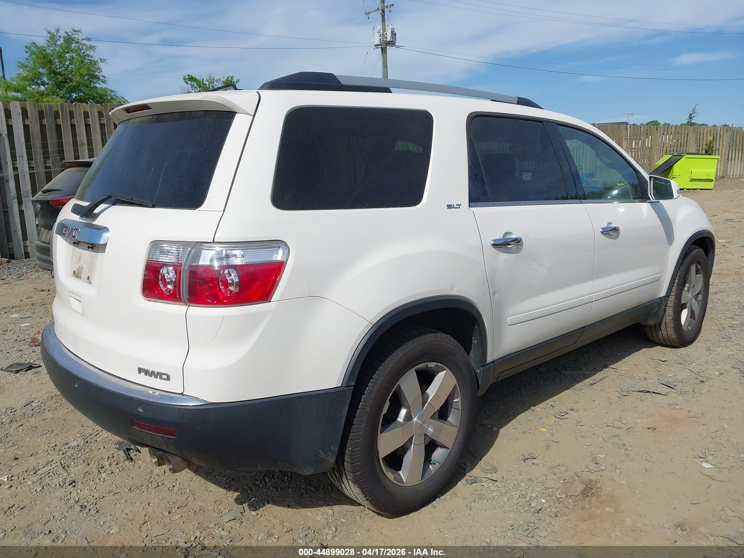 GMC ACADIA image 4