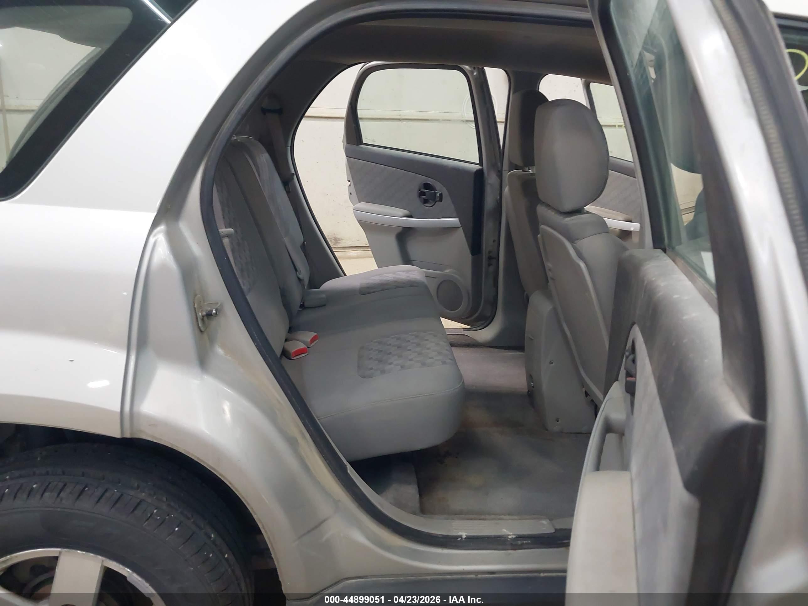 CHEVROLET EQUINOX image 8