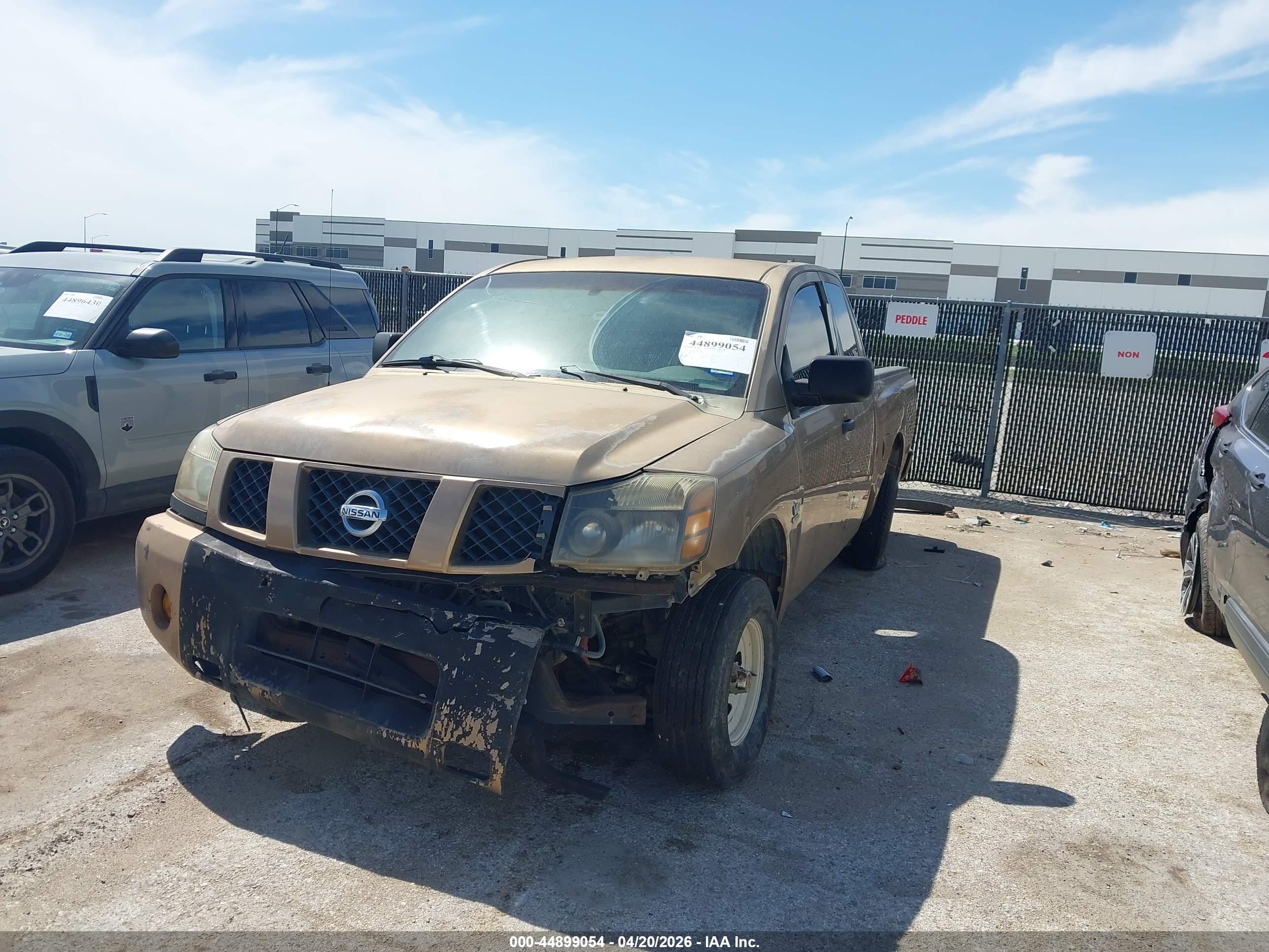 NISSAN TITAN image 2