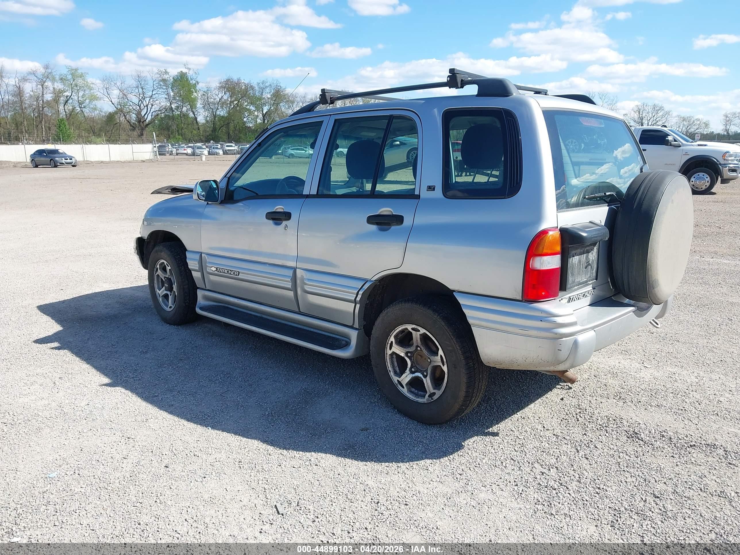 CHEVROLET TRACKER image 3