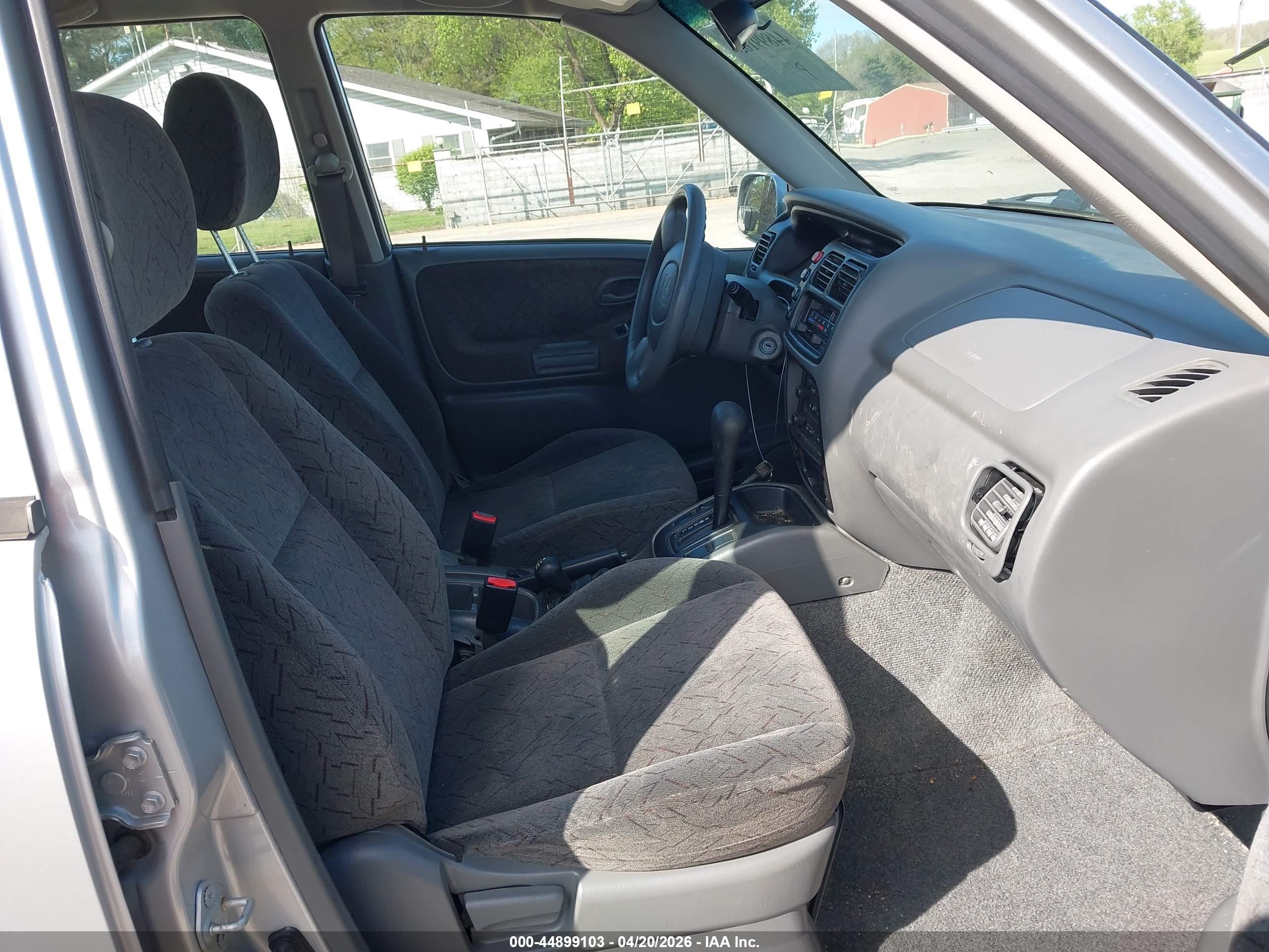 CHEVROLET TRACKER image 5