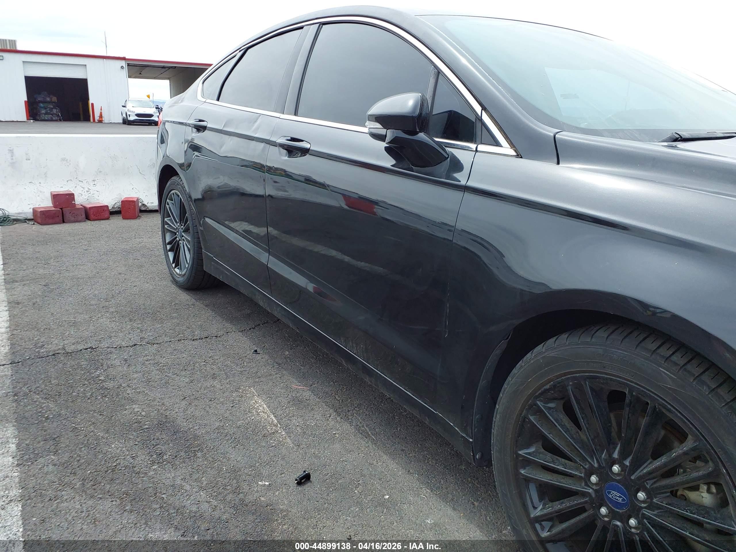 FORD FUSION image 6