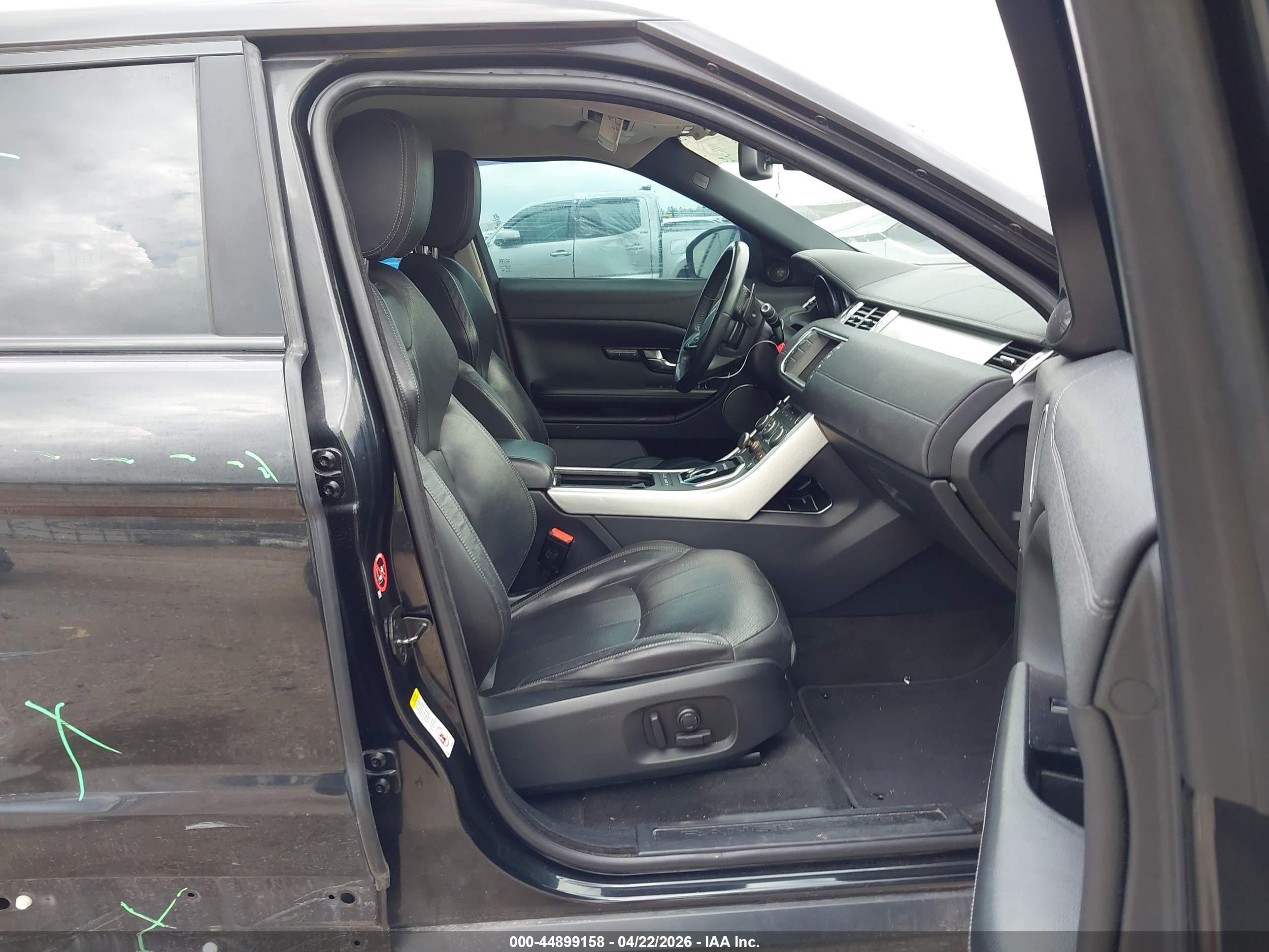 LAND ROVER image 5