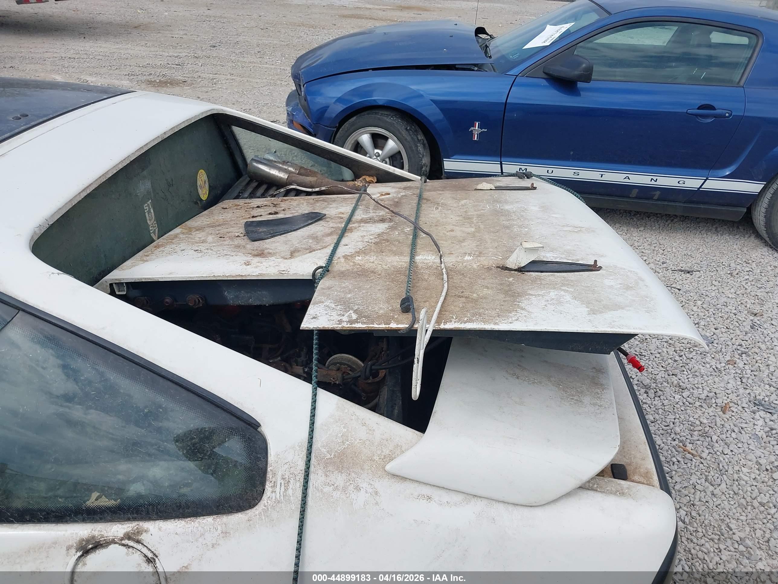 PONTIAC FIERO image 6