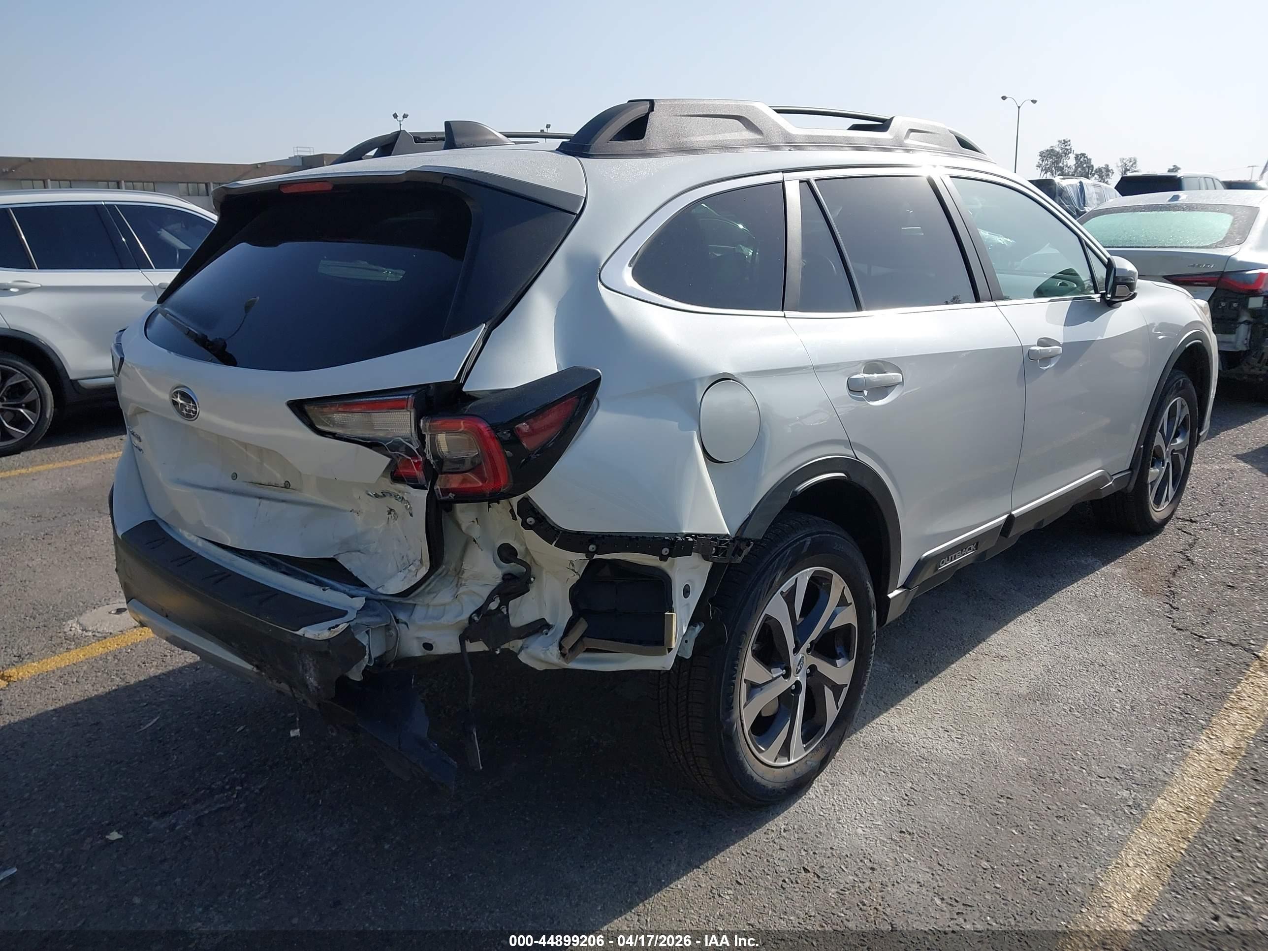 SUBARU OUTBACK image 4