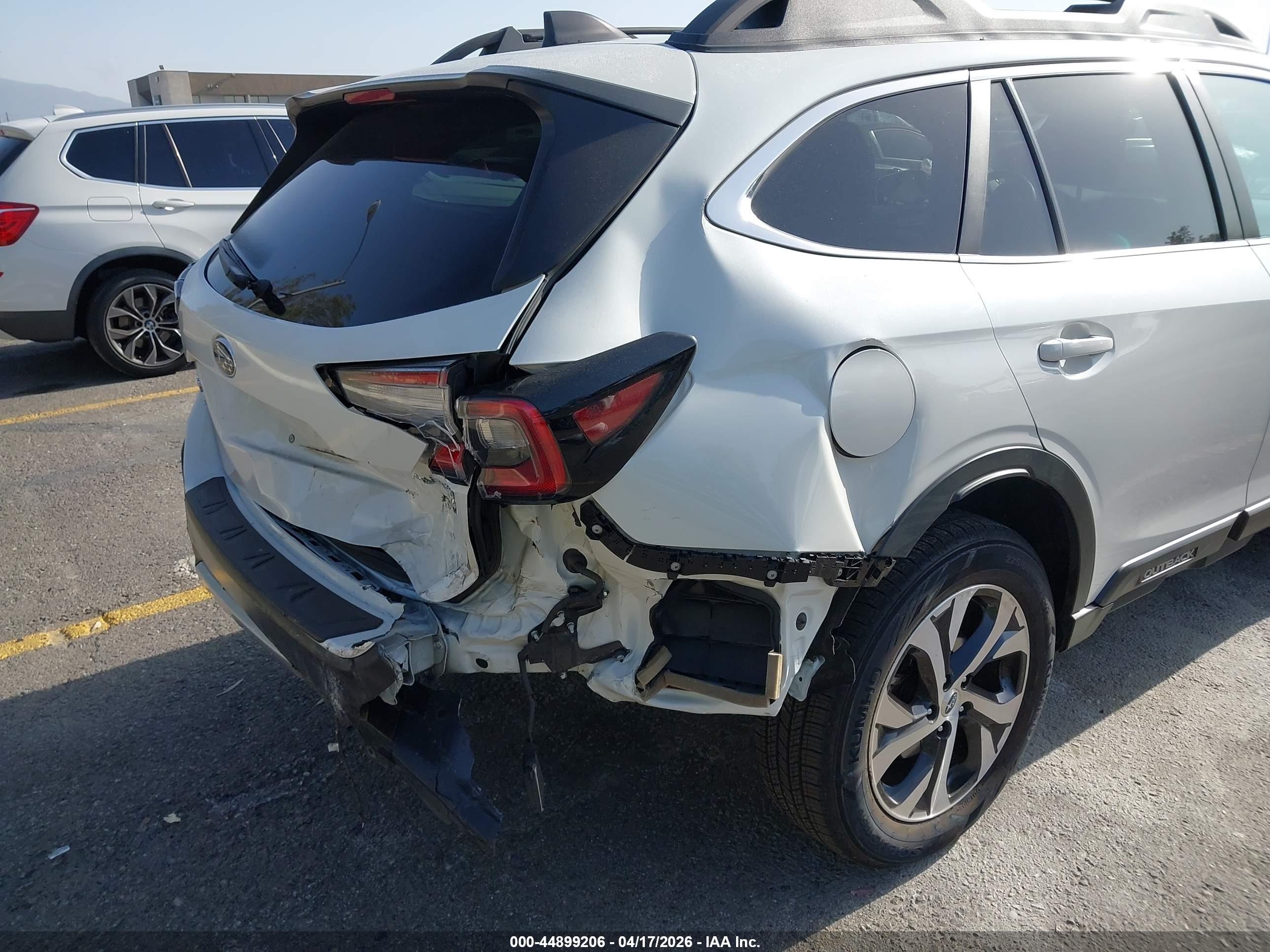 SUBARU OUTBACK image 6