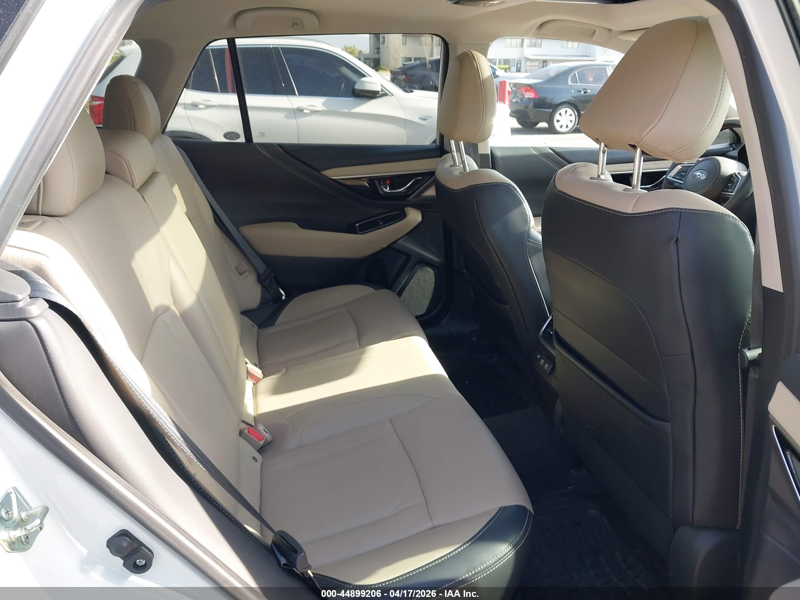 SUBARU OUTBACK image 8