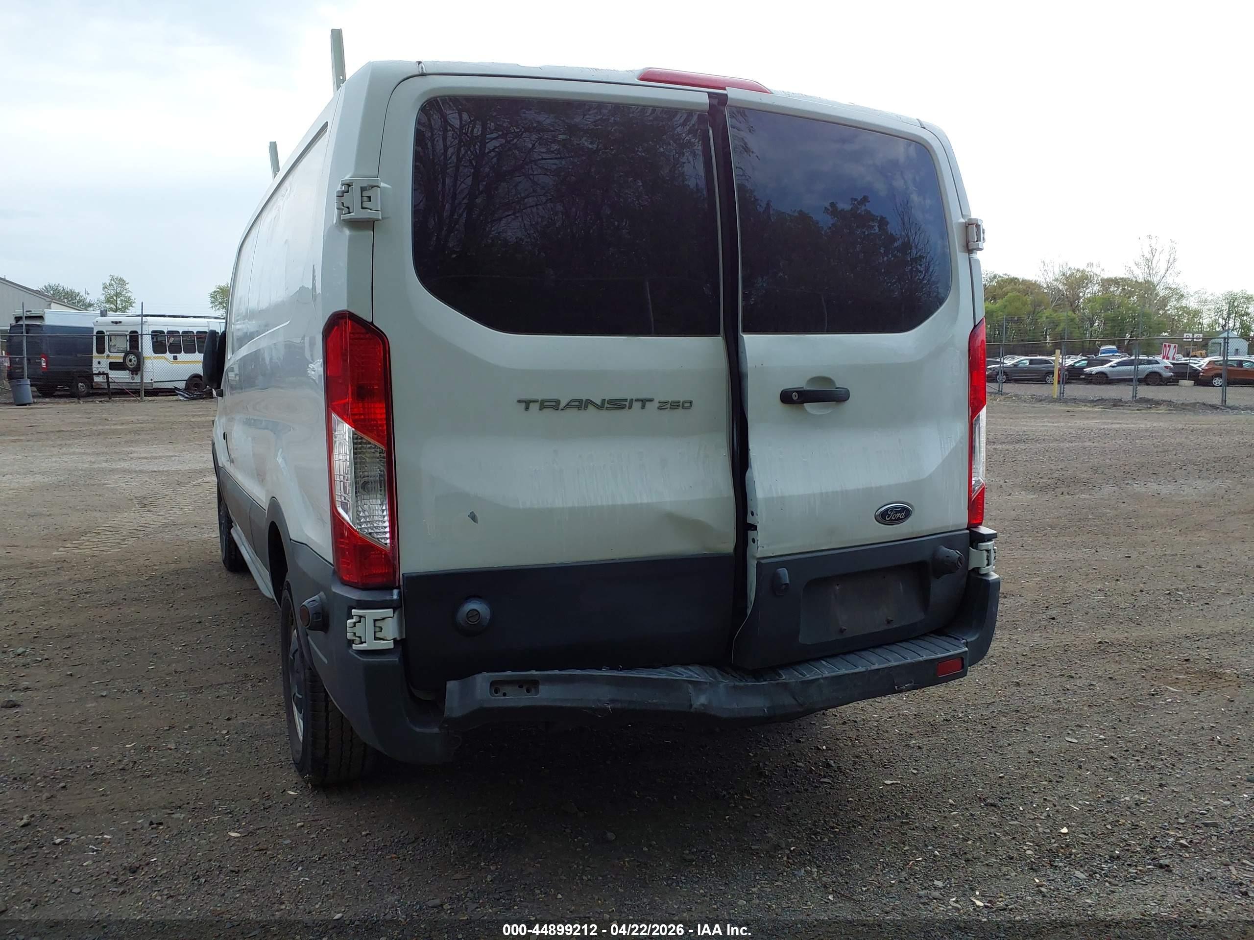 FORD TRANSIT-250 image 6