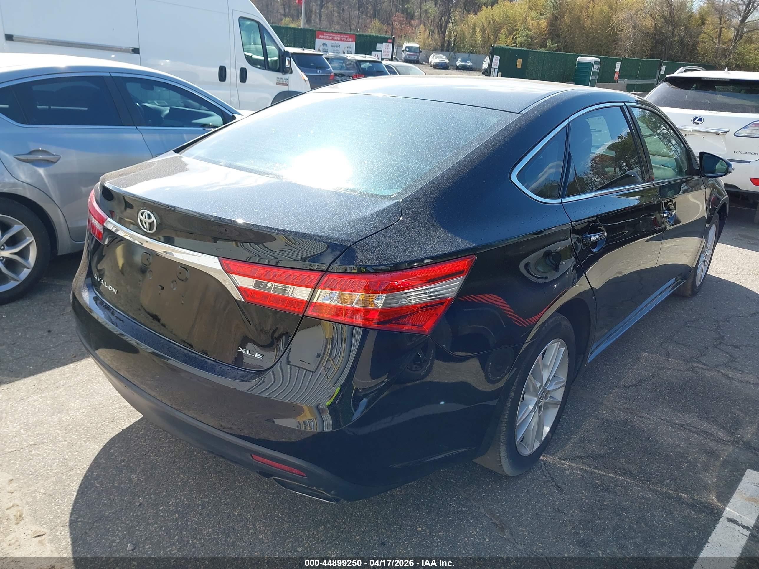 TOYOTA AVALON image 4