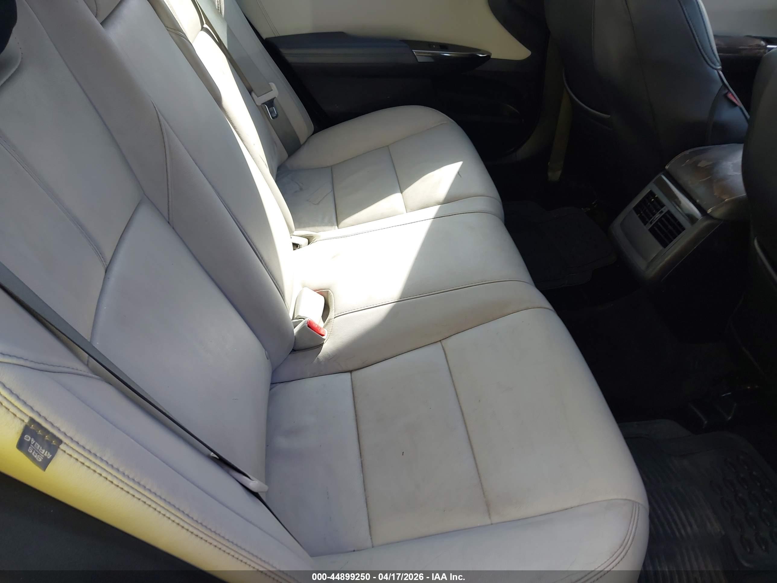 TOYOTA AVALON image 8