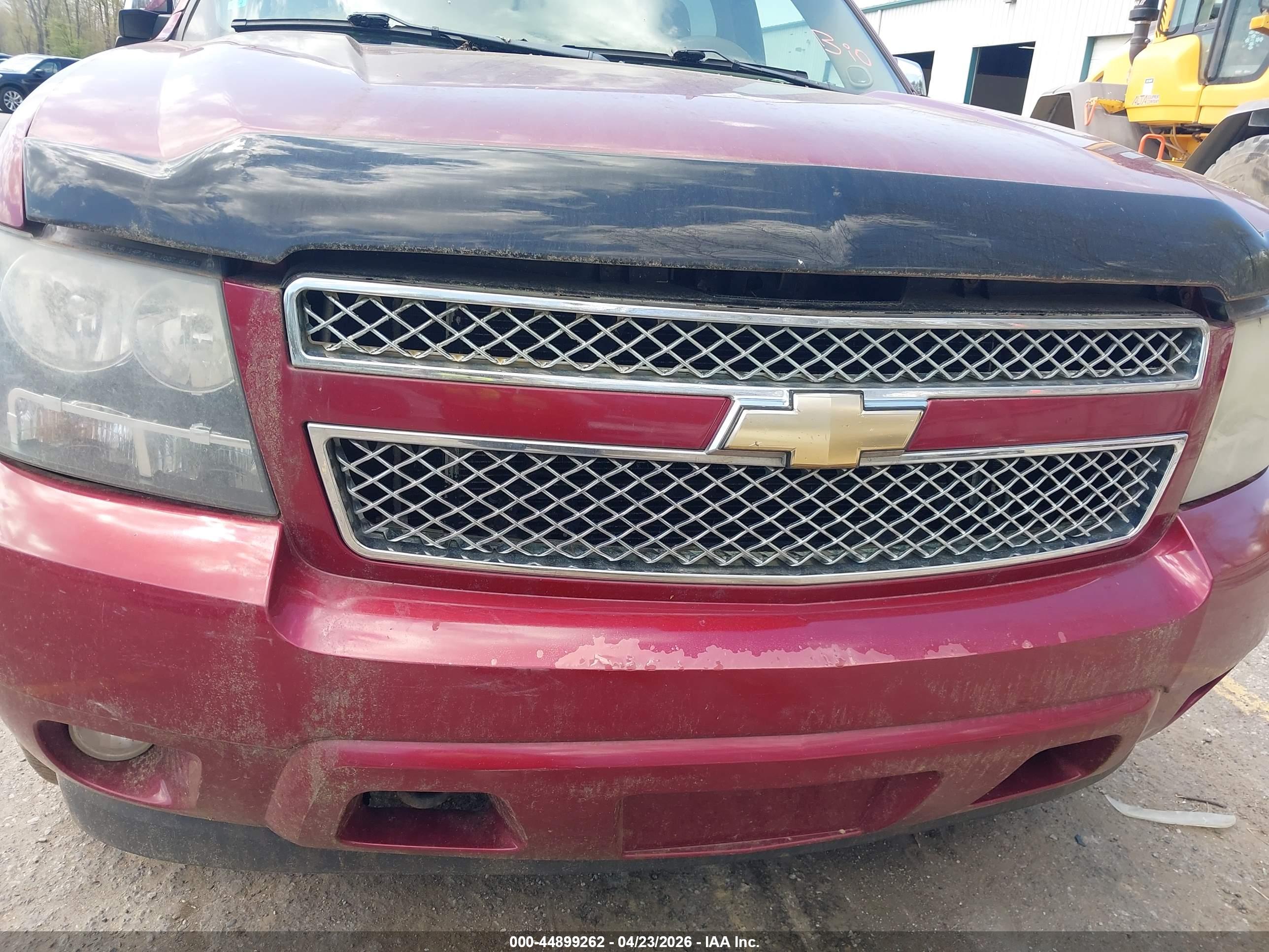 CHEVROLET SUBURBAN image 6