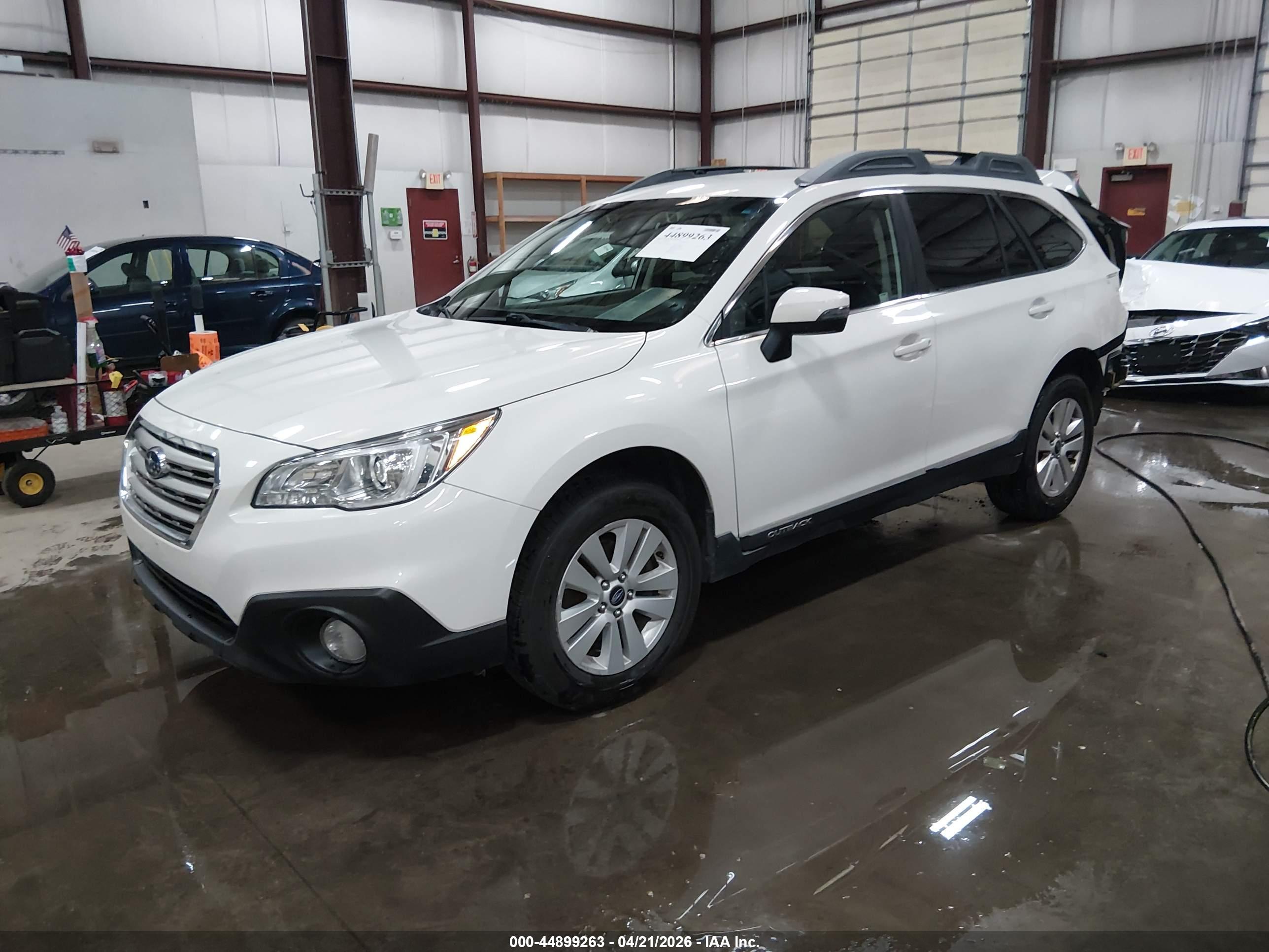 SUBARU OUTBACK image 2