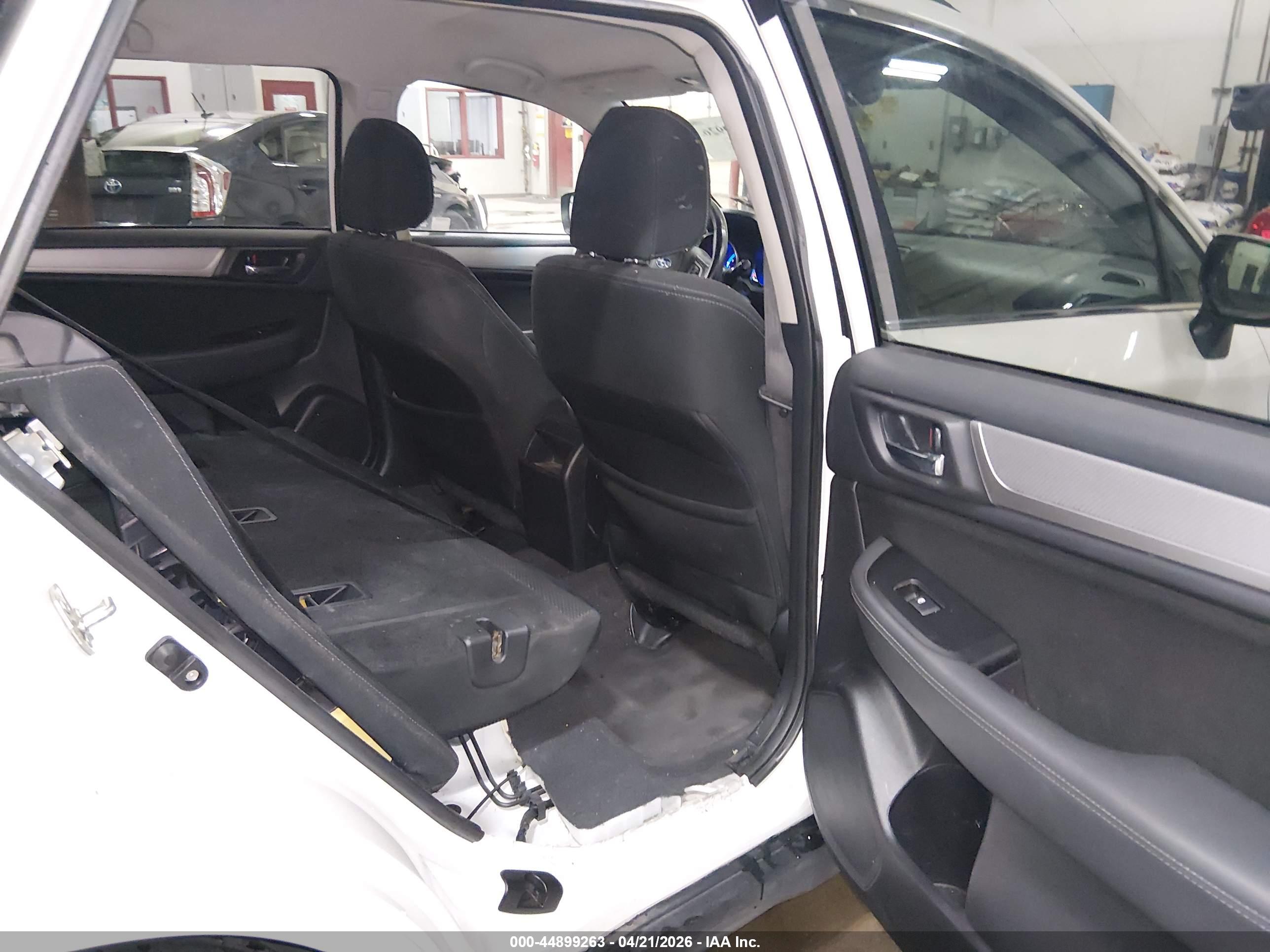 SUBARU OUTBACK image 8