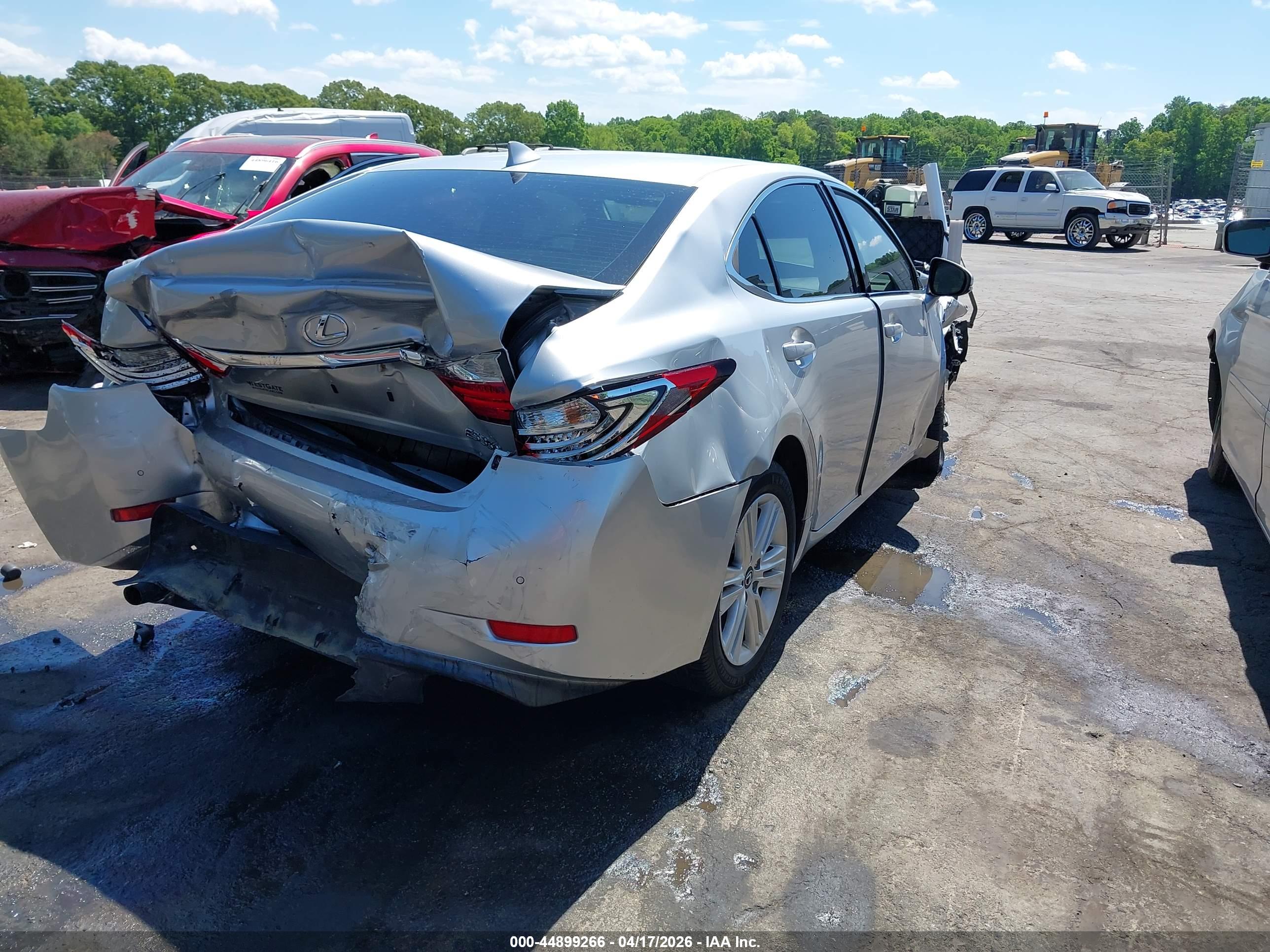 LEXUS ES image 4