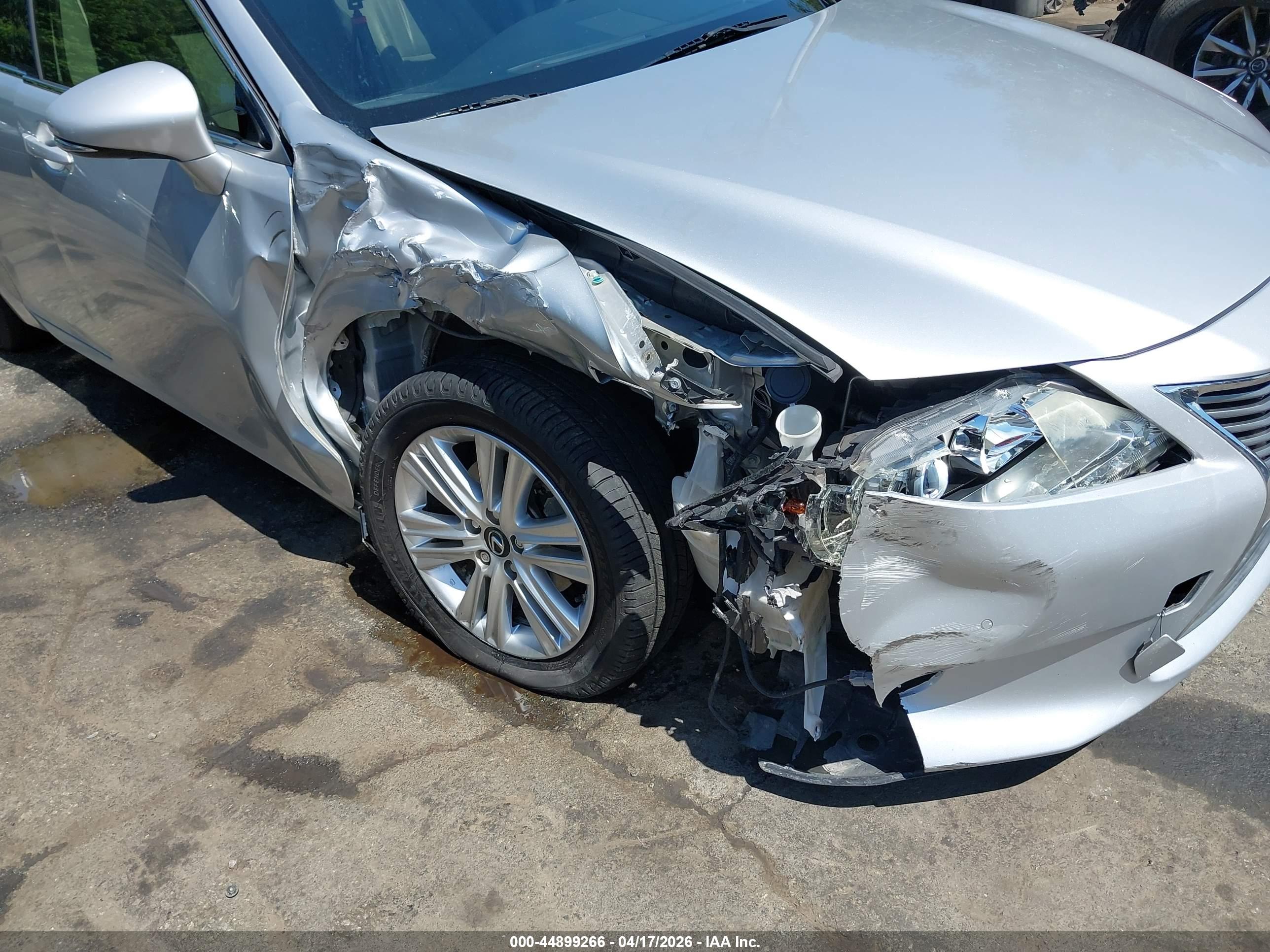 LEXUS ES image 6