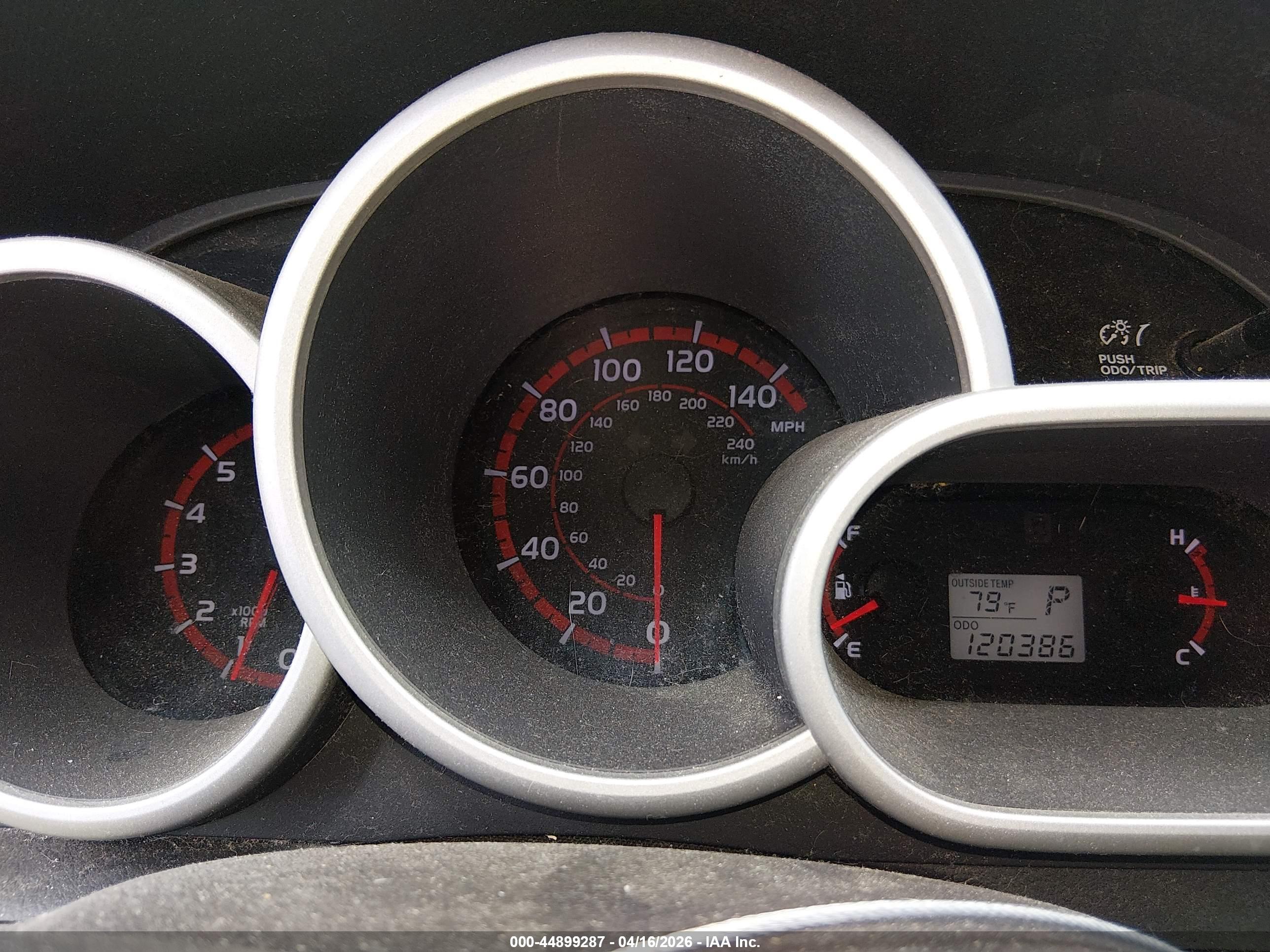 PONTIAC VIBE image 7