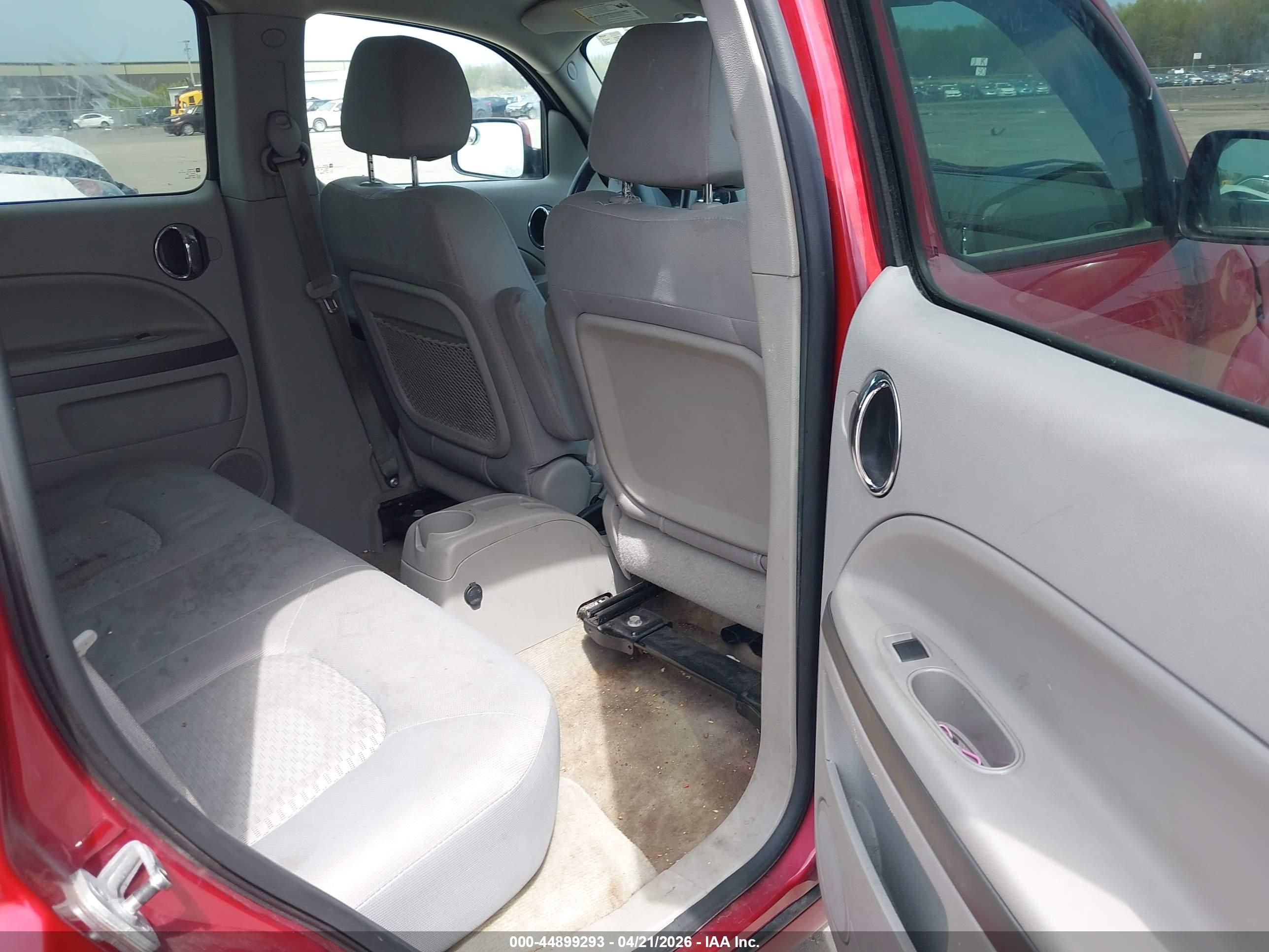 CHEVROLET HHR image 8