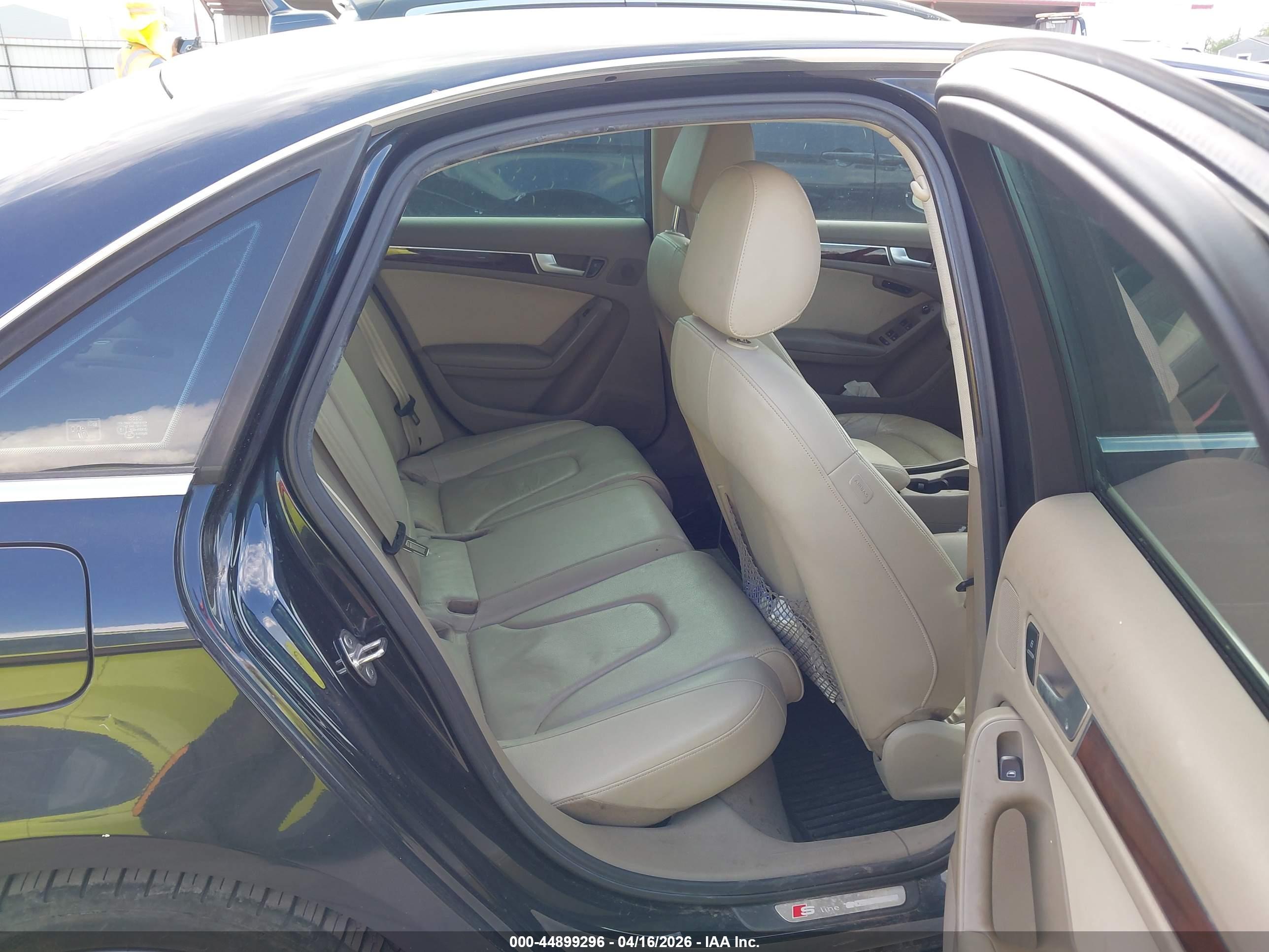 AUDI A4 image 8