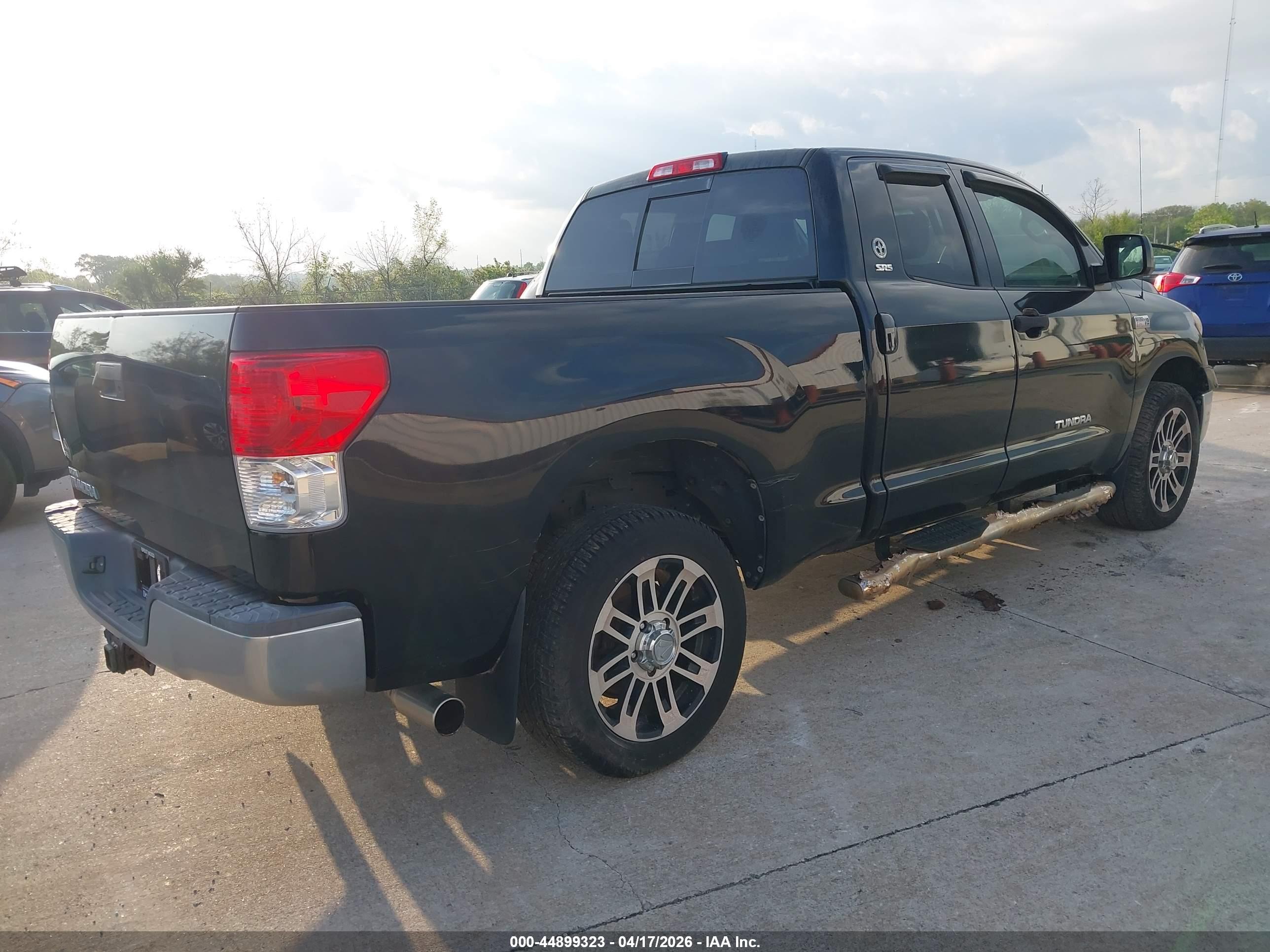 TOYOTA TUNDRA image 4