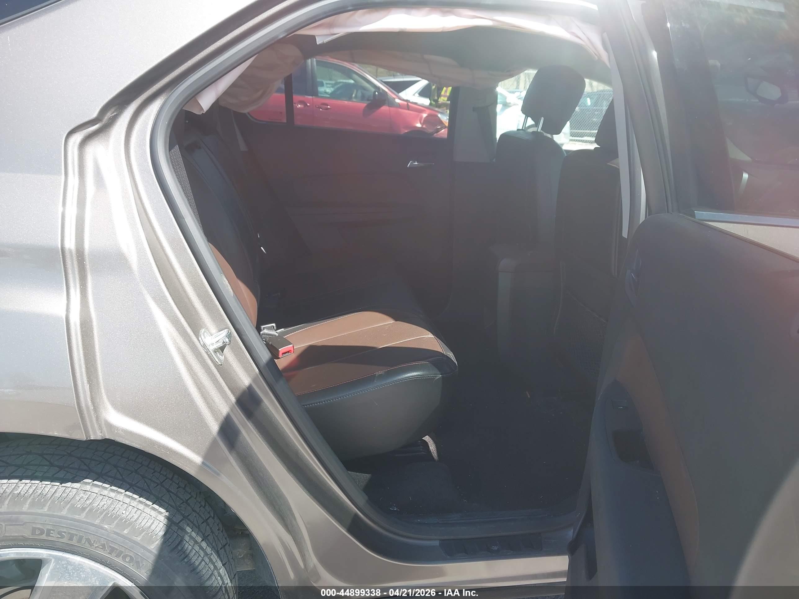 CHEVROLET EQUINOX image 8