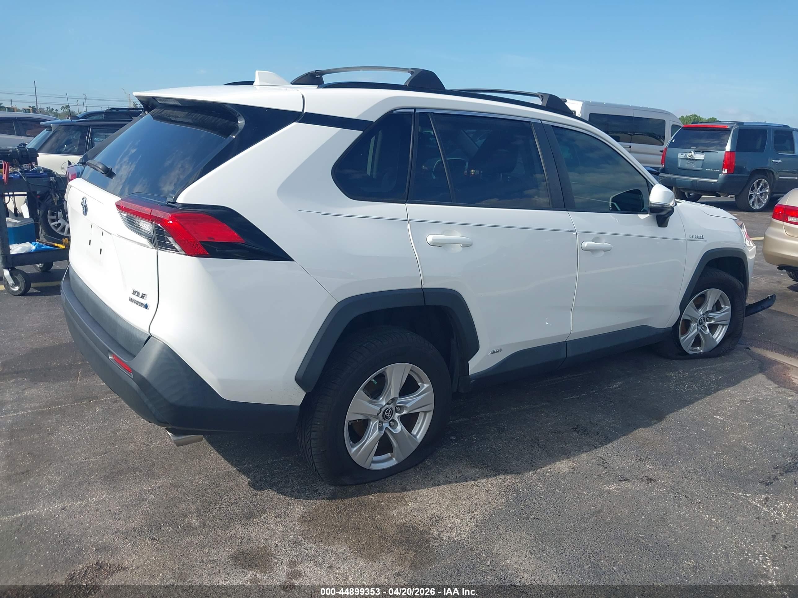 TOYOTA RAV4 image 4