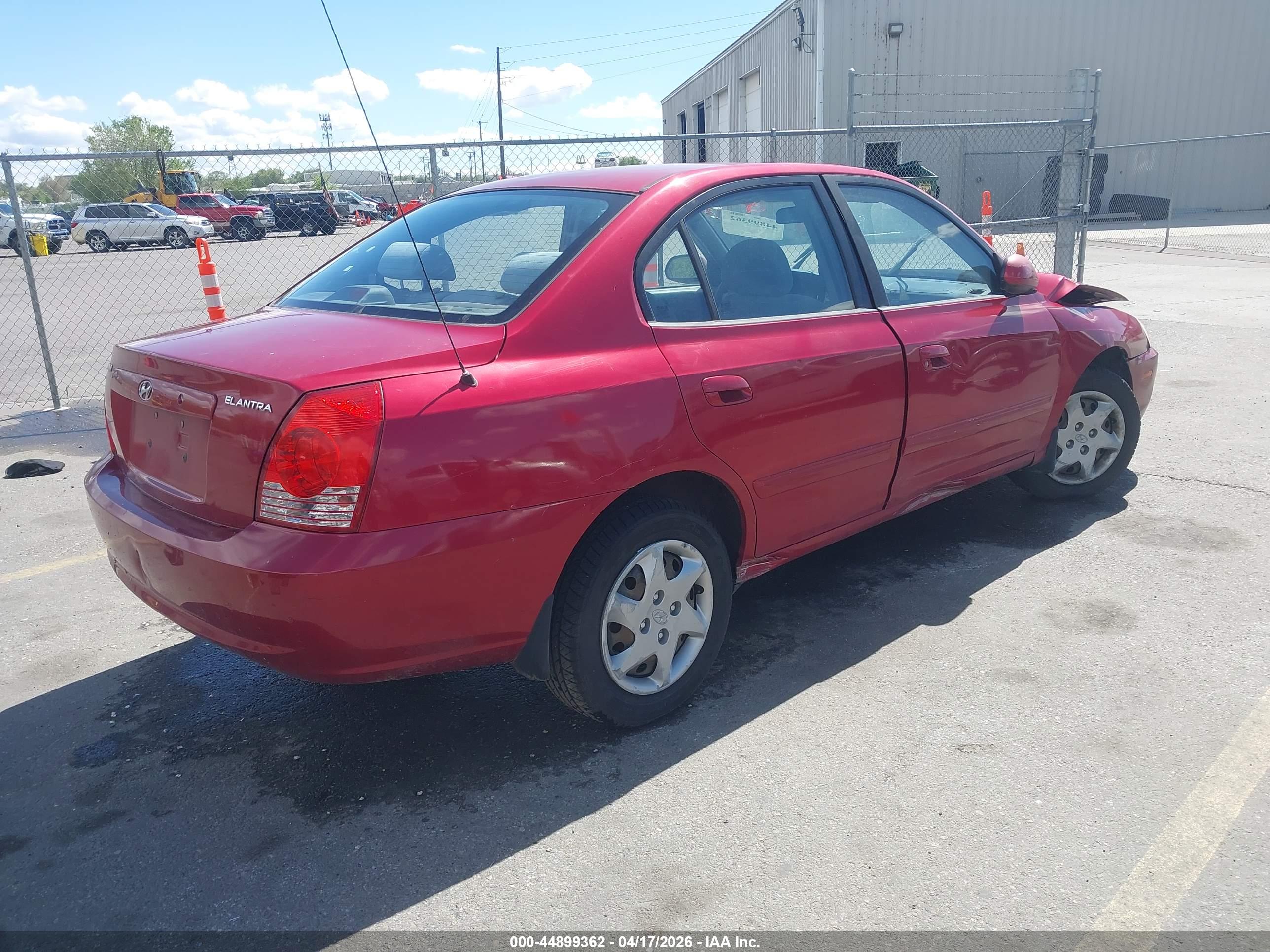 HYUNDAI ELANTRA image 4