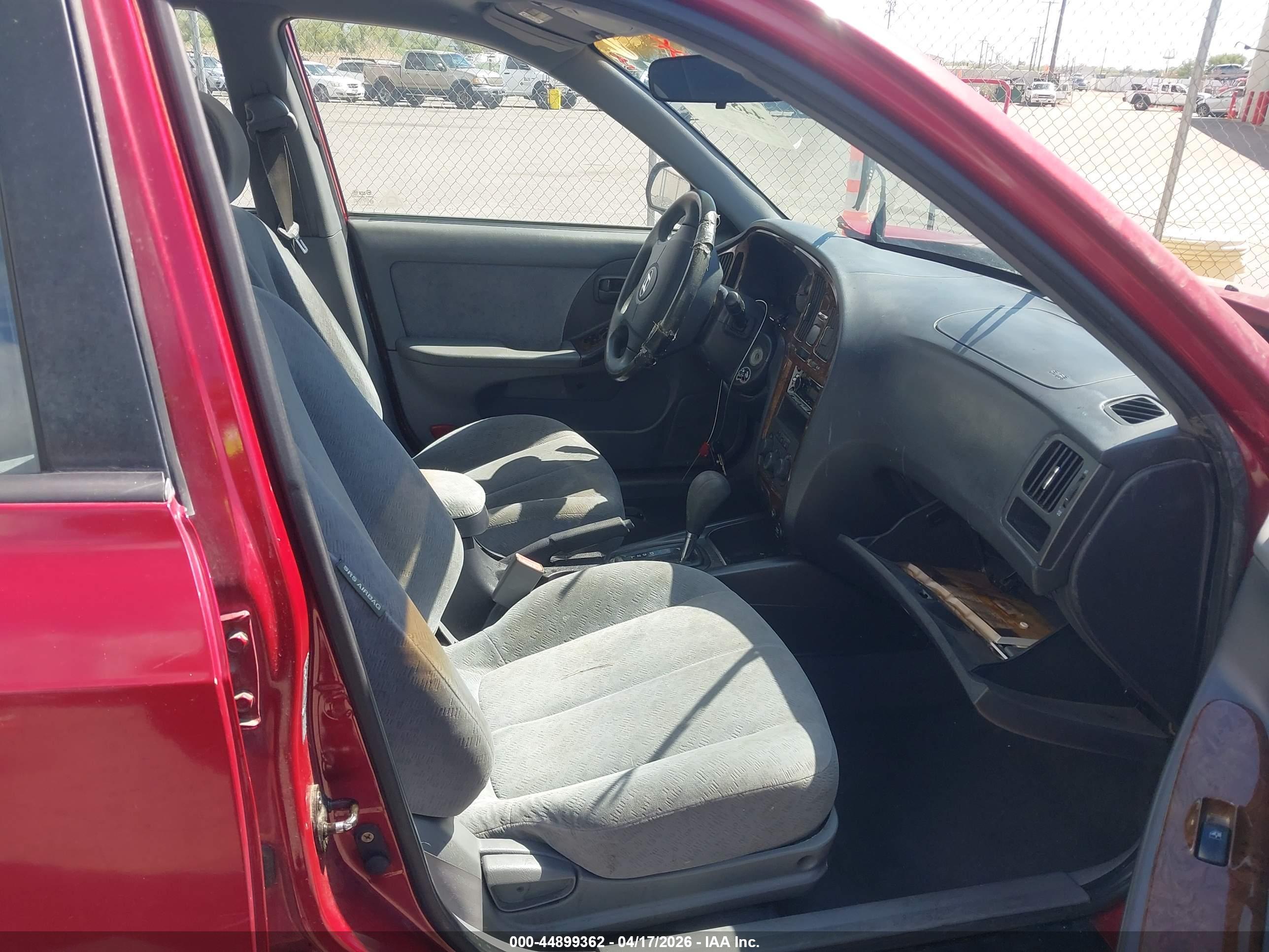HYUNDAI ELANTRA image 5