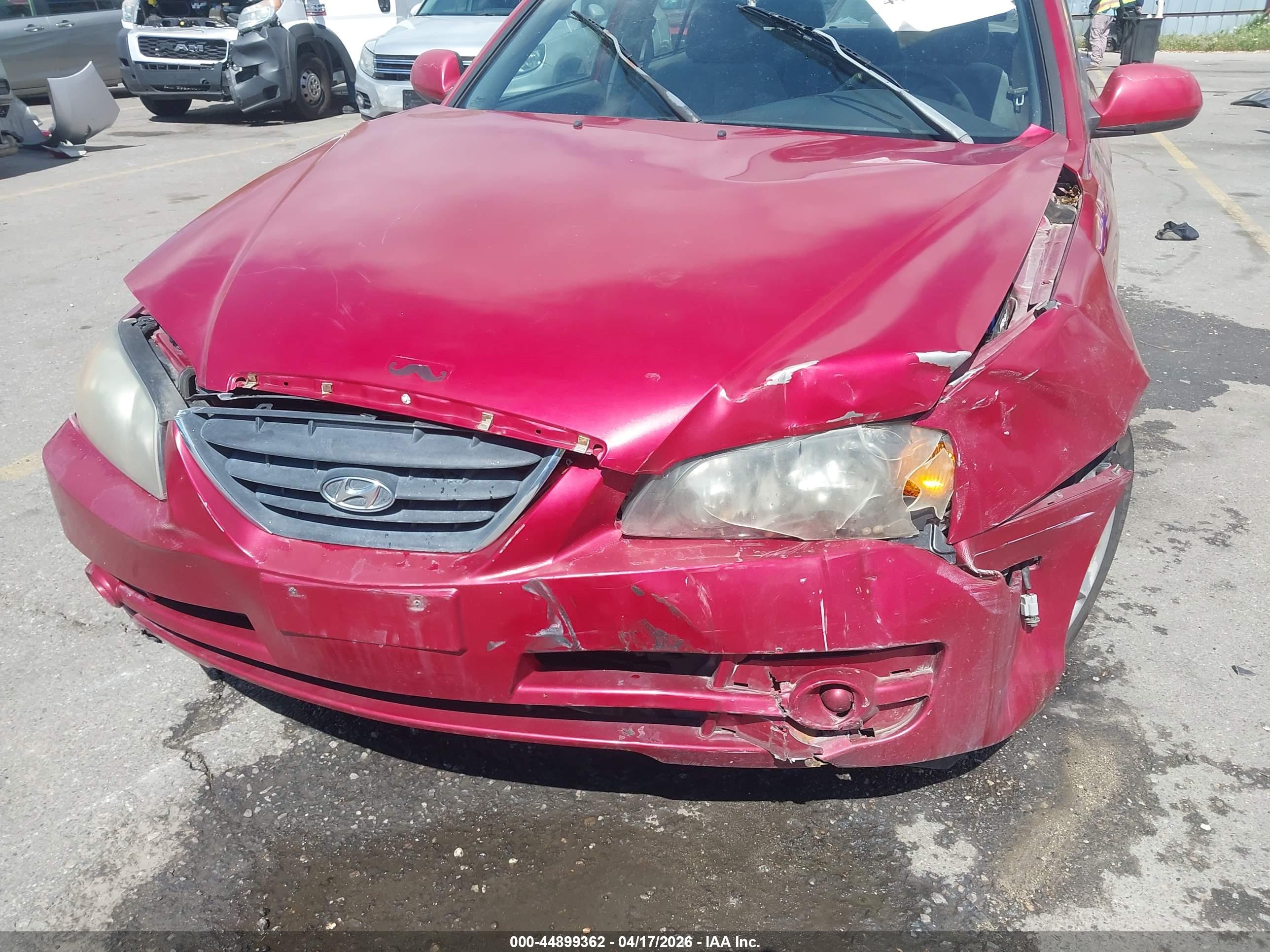 HYUNDAI ELANTRA image 6