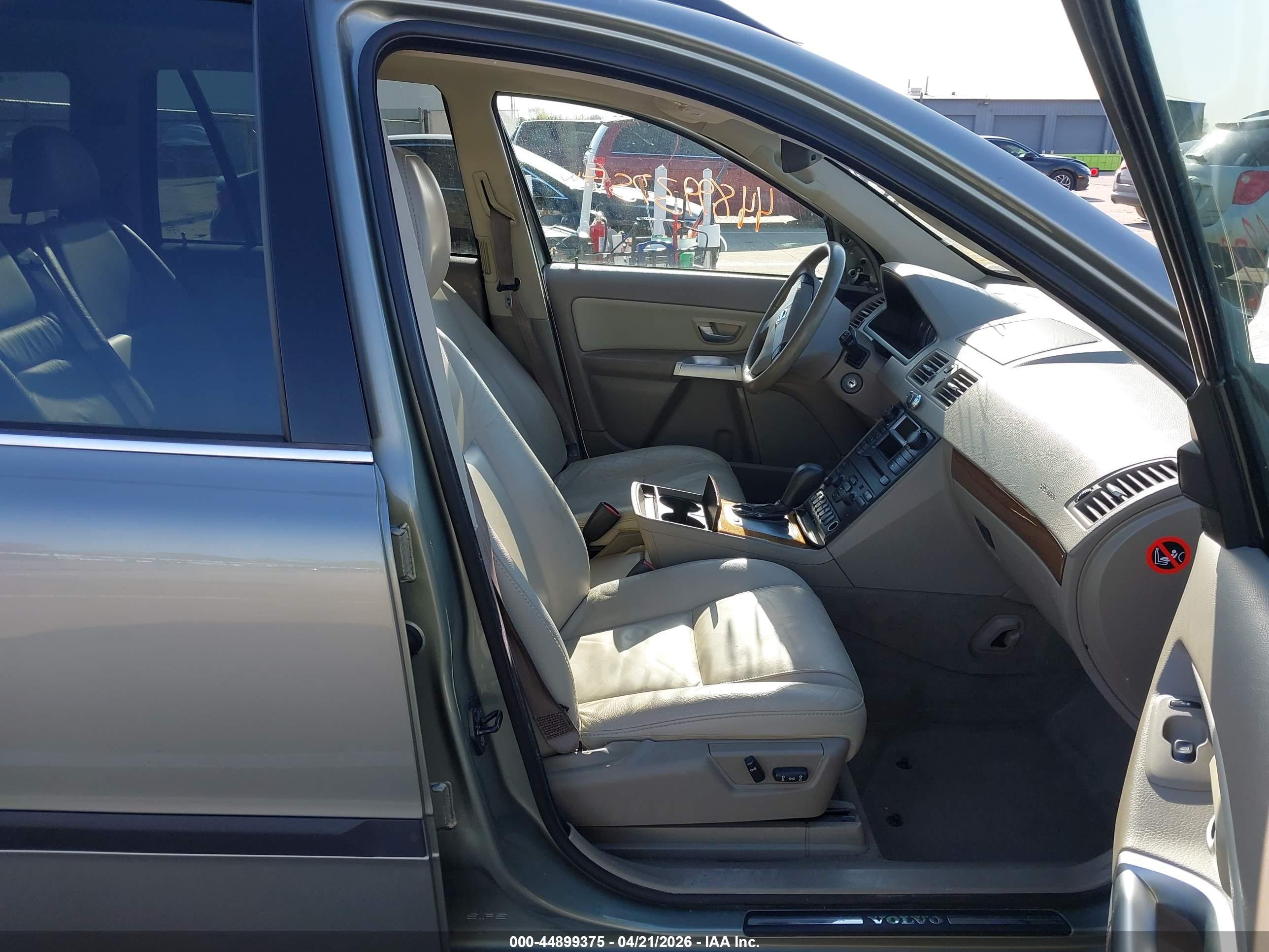 VOLVO XC90 image 5