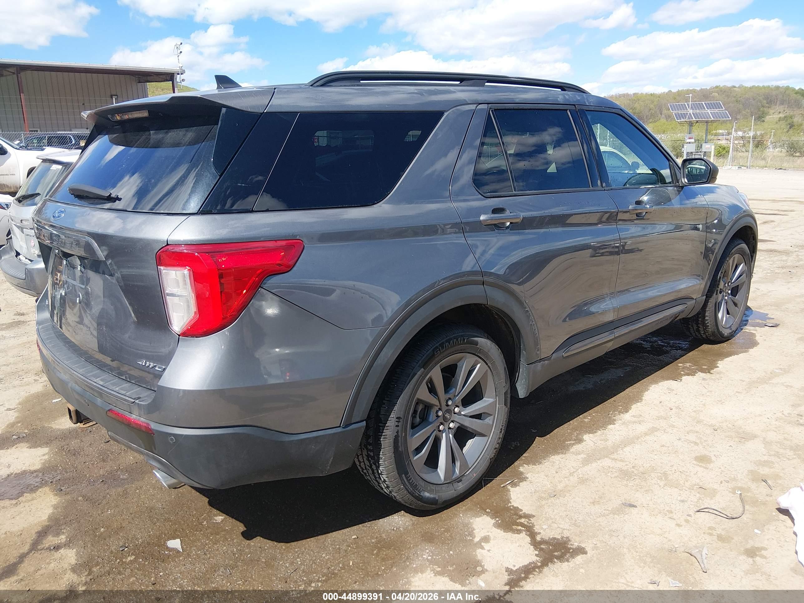 FORD EXPLORER image 4