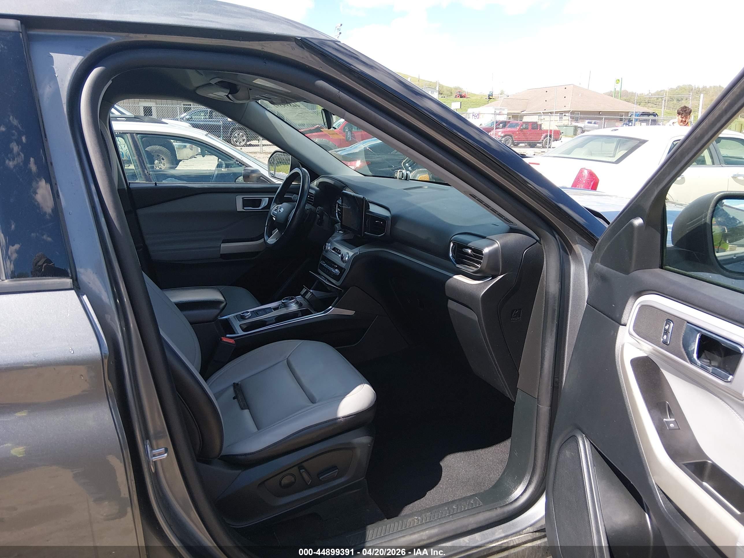 FORD EXPLORER image 5