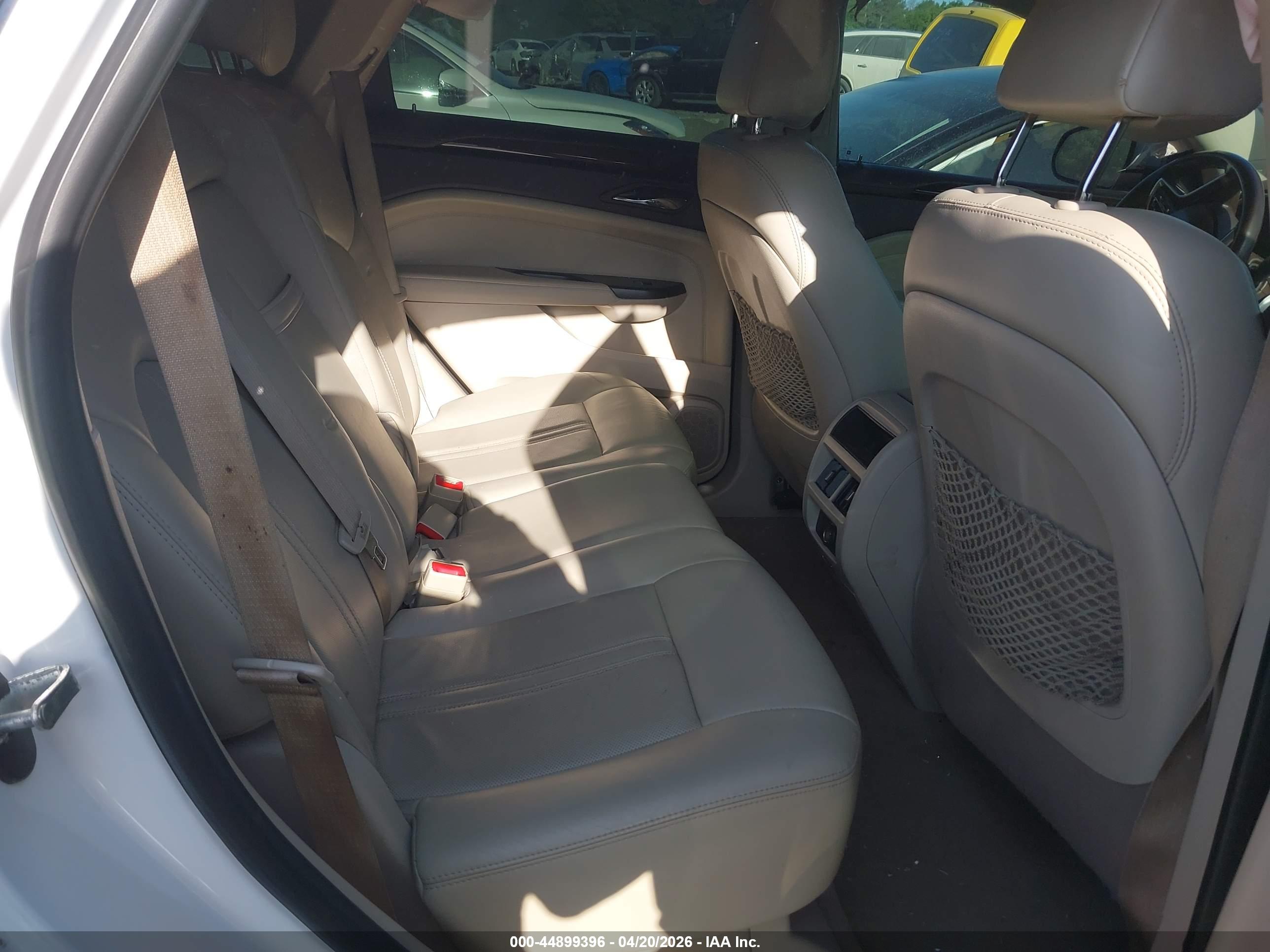 CADILLAC SRX image 8