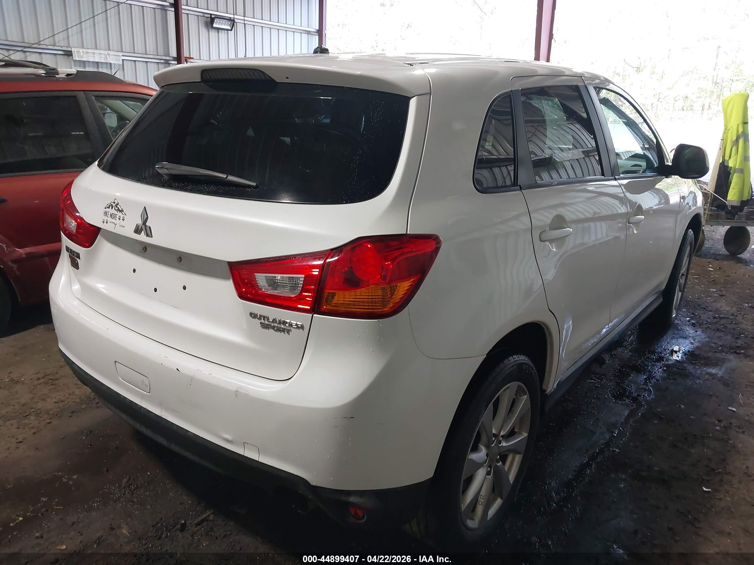 MITSUBISHI OUTLANDER image 4