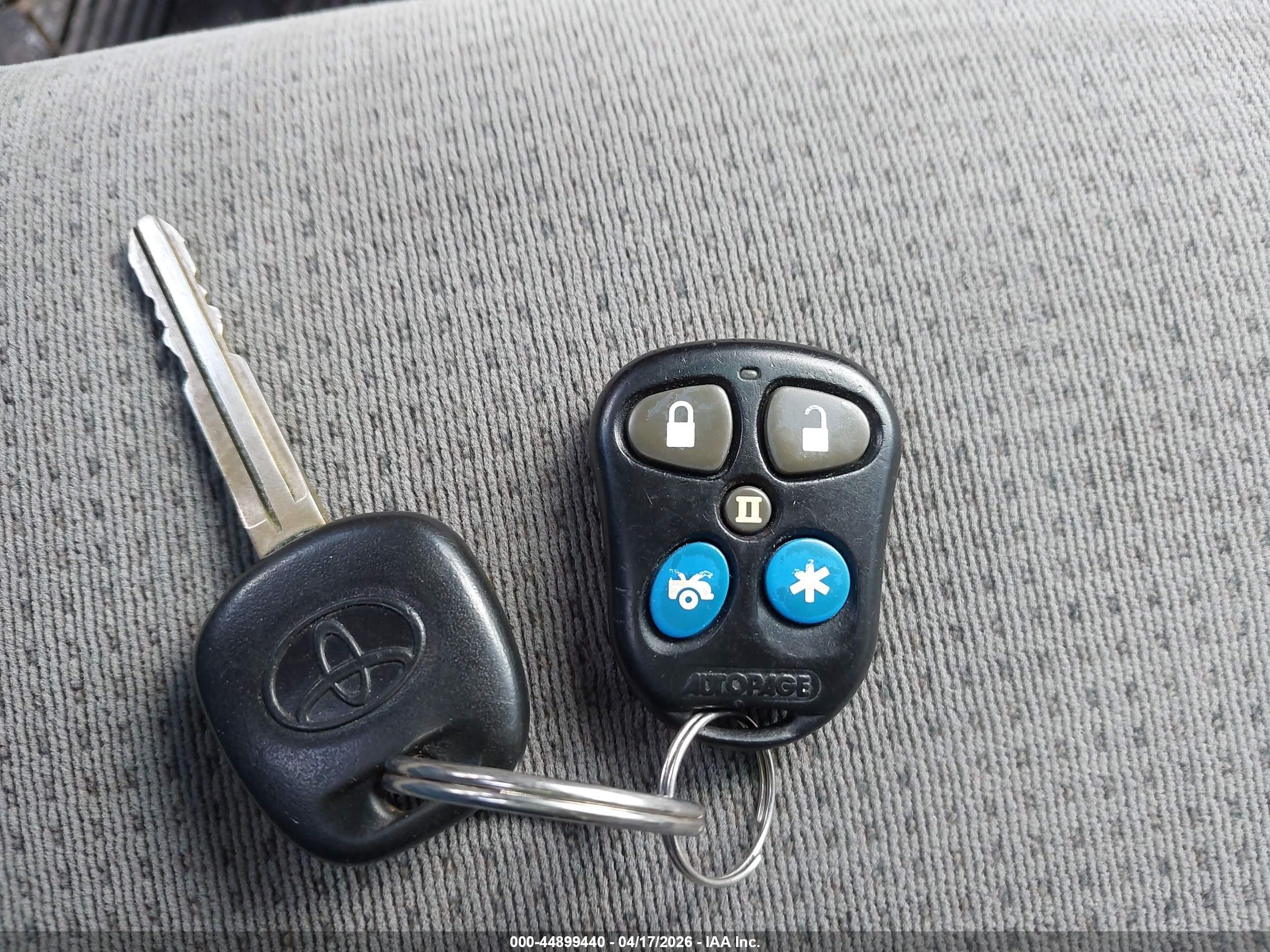 TOYOTA SIENNA image 11