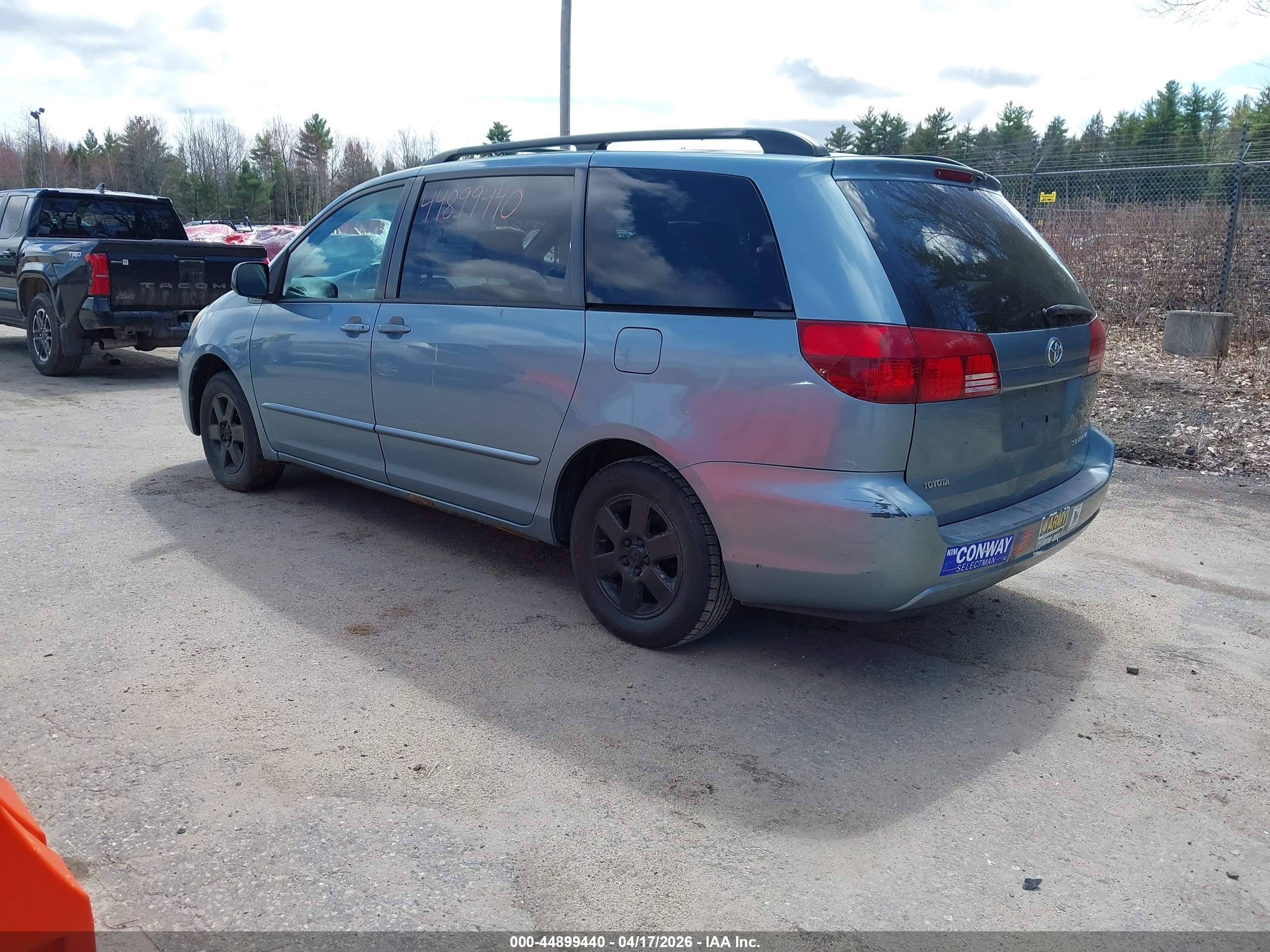 TOYOTA SIENNA image 3