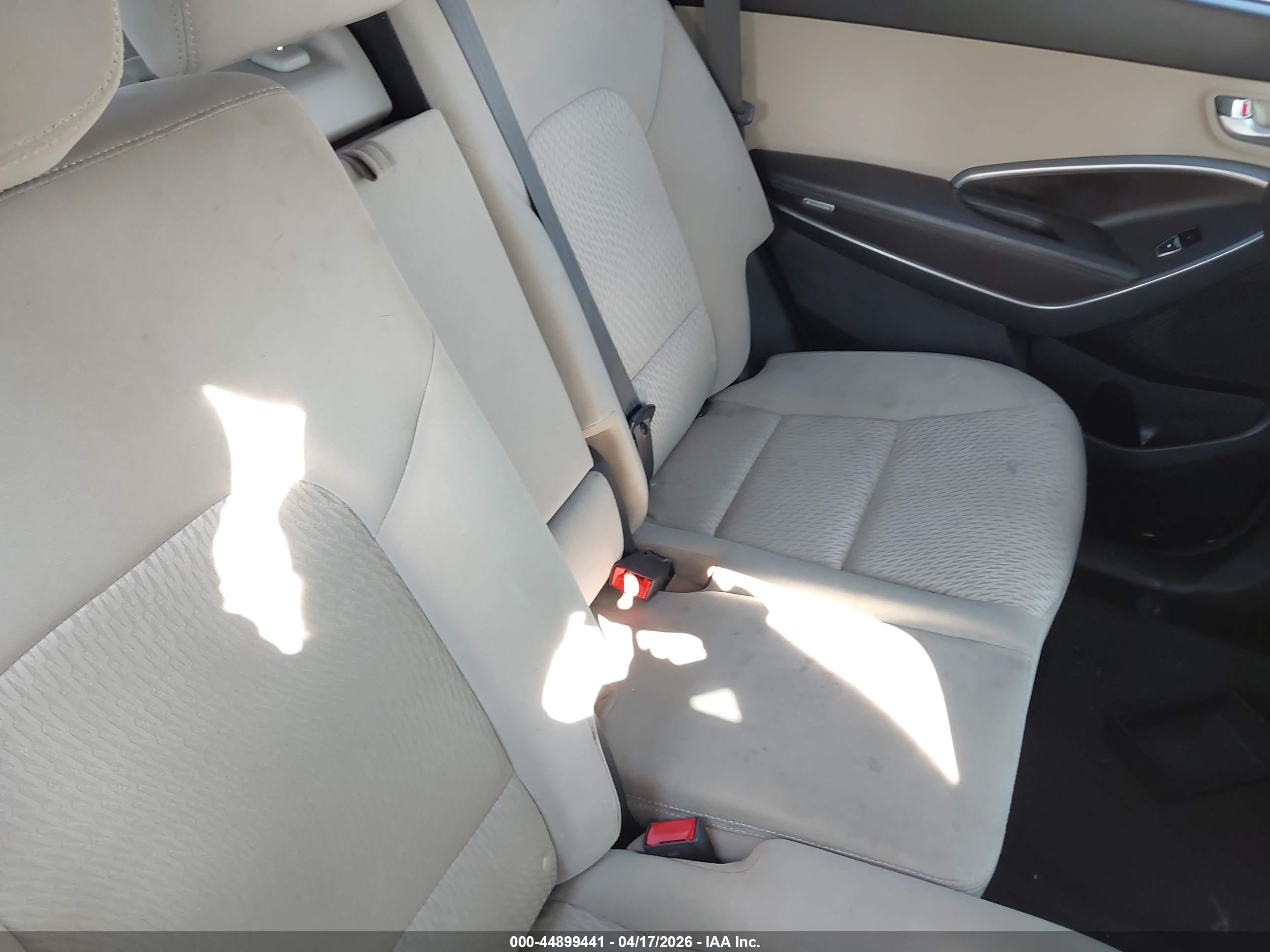 HYUNDAI SANTA image 8